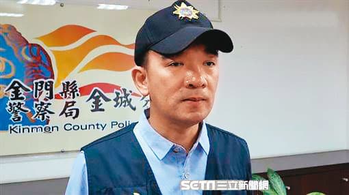 金門刑警大隊偵查隊長蔡其豪被檢舉違法兼職、偽造文書，遭監委調查。（翻攝三立新聞）