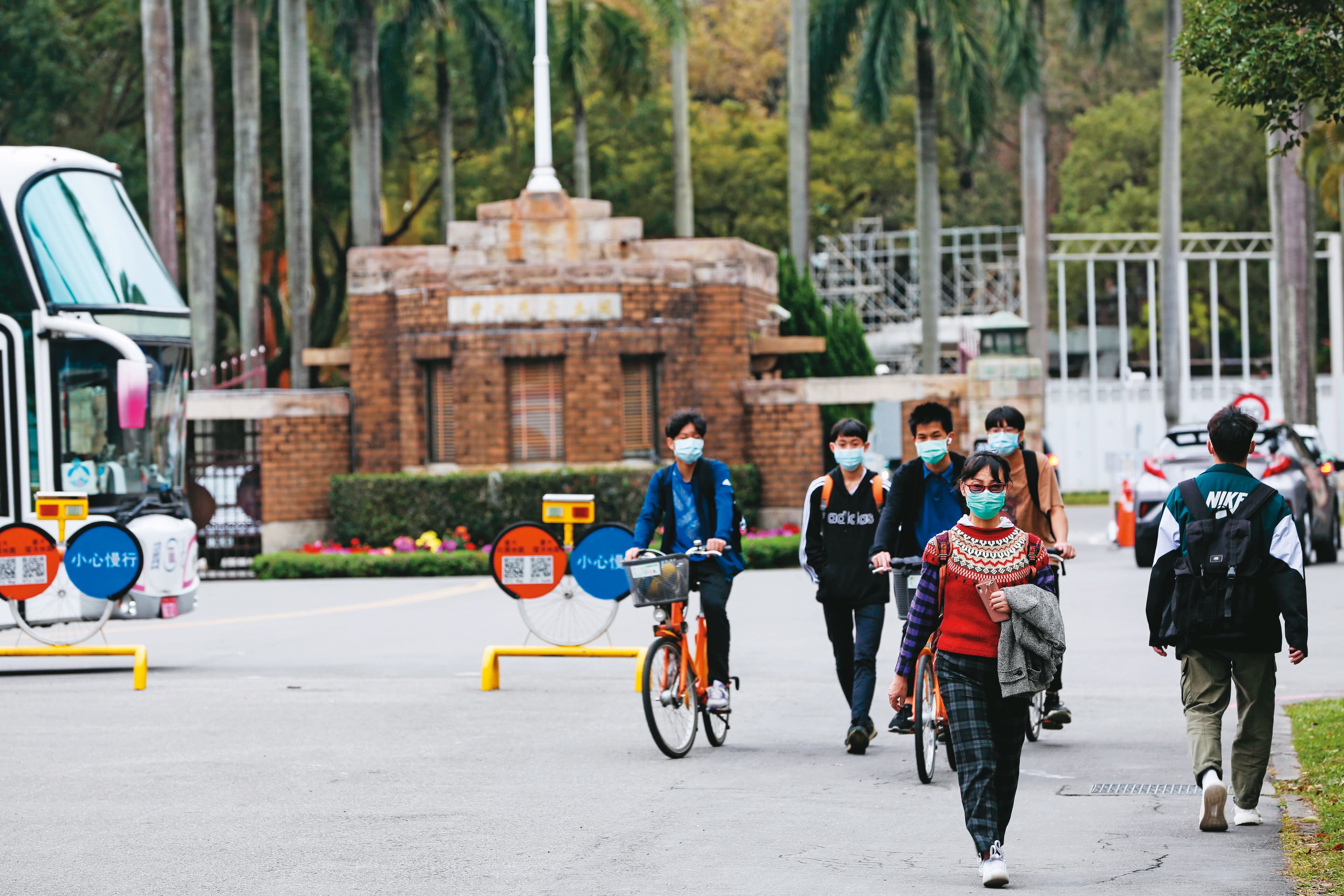林秉樞以政大博士生身分到其他大學旁聽,一副上進的模樣,擄獲不少女學生的芳心,未料他竟是家暴女友的累犯。圖為示意畫面。