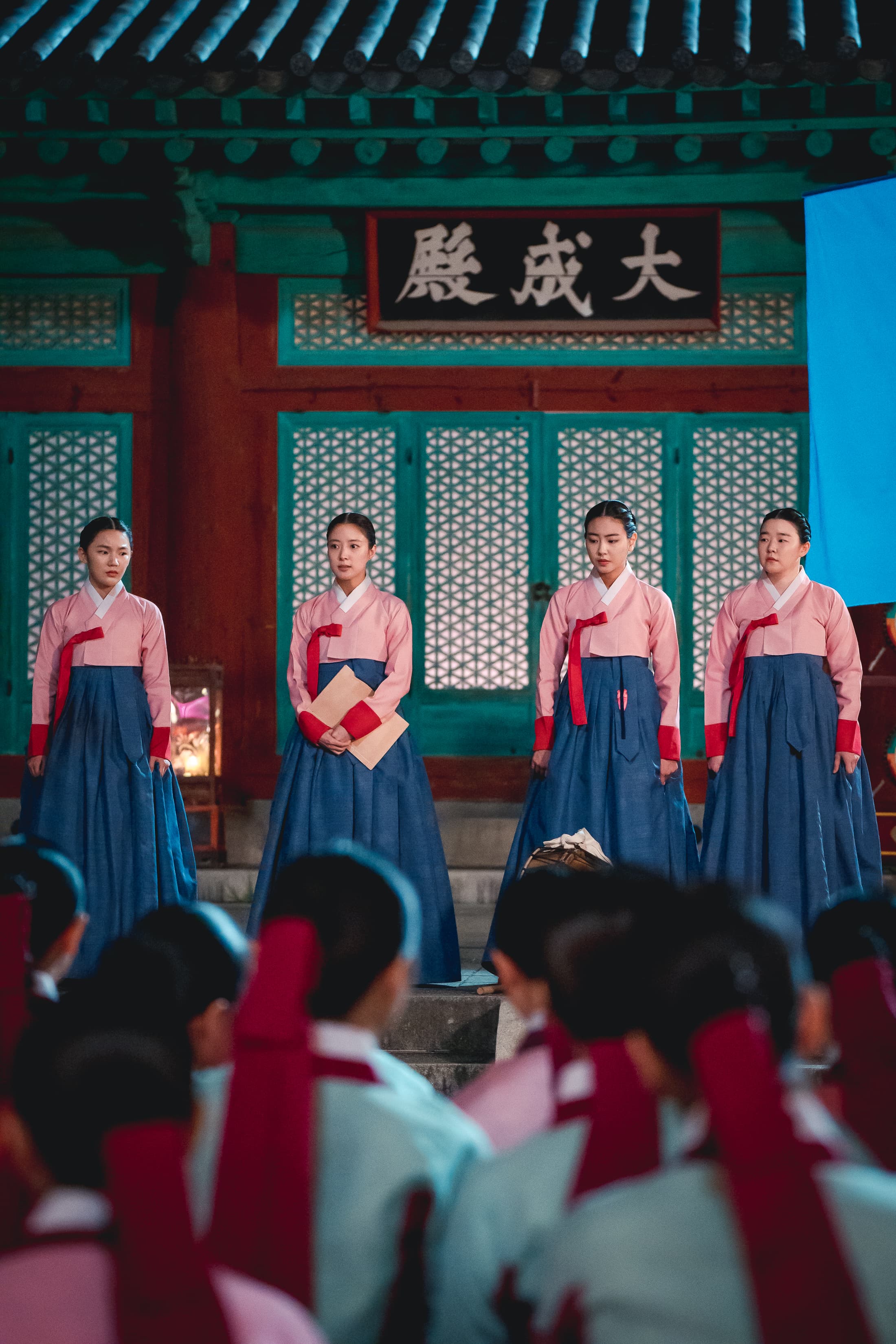 李世榮在劇中與宮女S大跳〈Hey Mama〉的即興演出並沒有播出。(friDay影音提供)