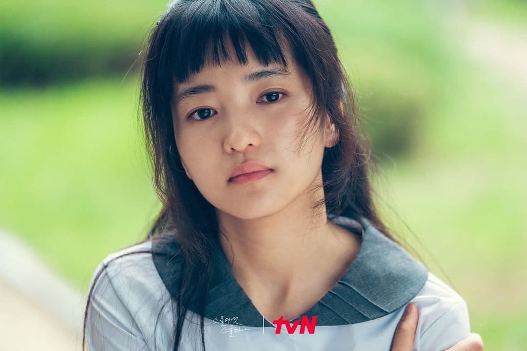 金泰梨在《二十五,二十一》的18歲高中生模樣。(翻攝tvN drama IG)