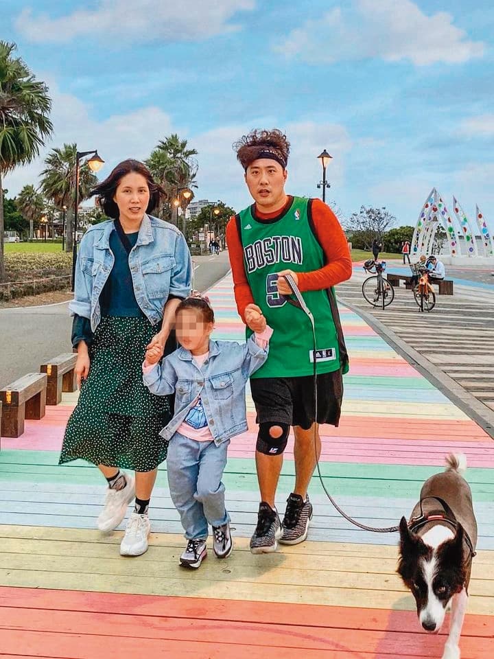 余祥銓(右)對寶貝外甥、外甥女疼惜得要命,也會單獨帶出門玩。(翻攝自余祥銓IG)