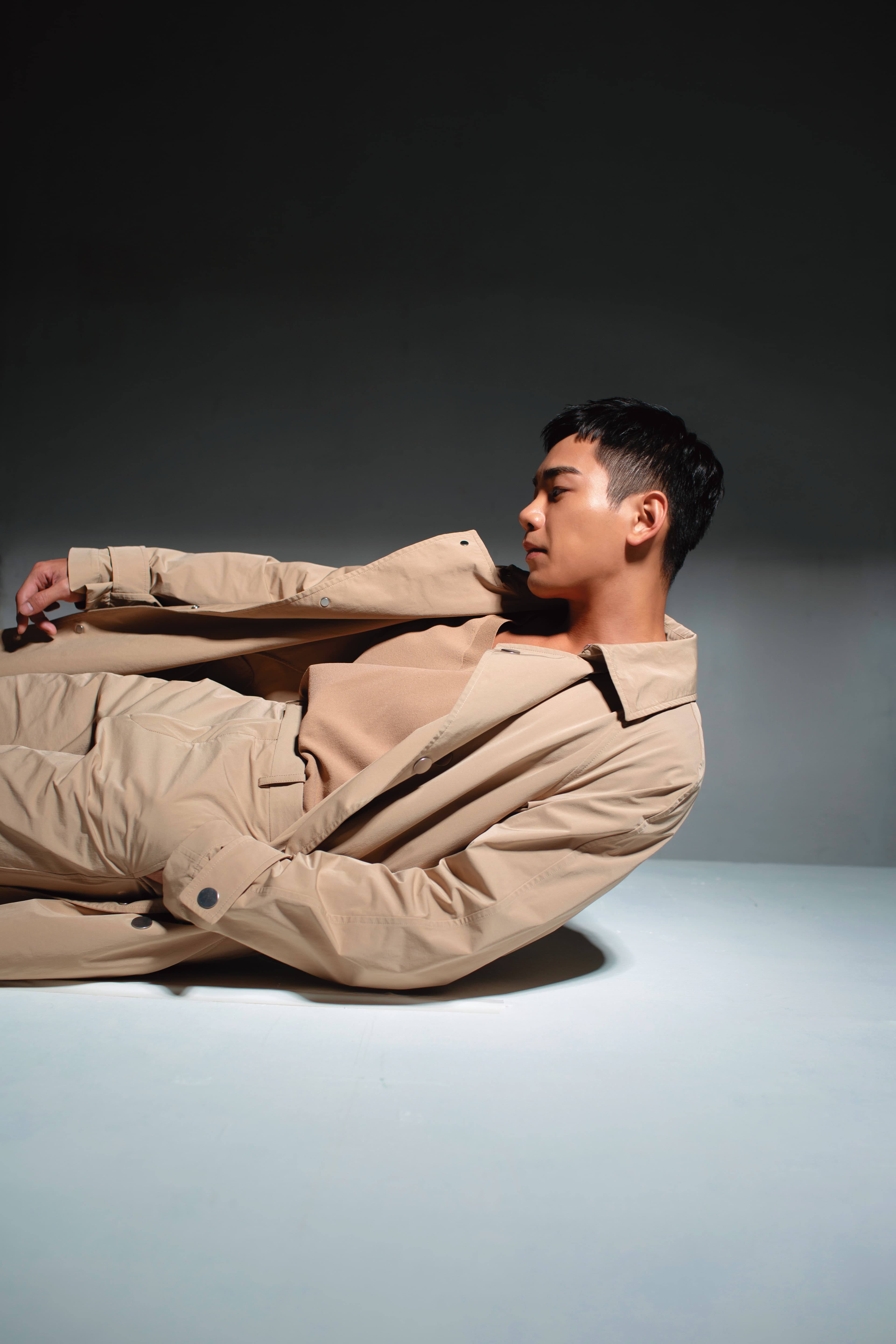 演員的工作就是現實與非現實,寫實與非寫實的臨界點,禾浩辰對拍戲的一切都越來越能處之泰然。