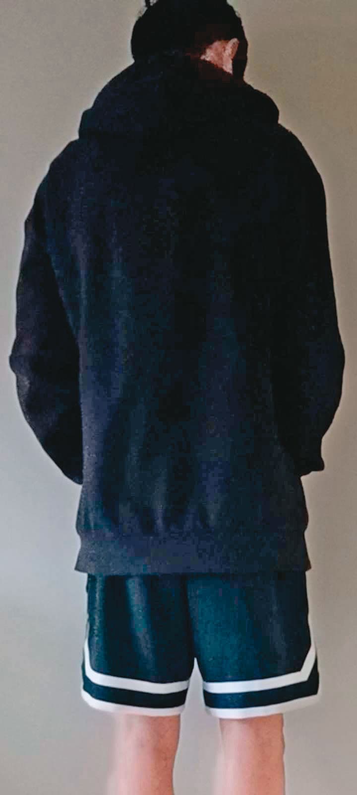 挨告的何姓少年向記者坦言,打球意外不僅讓友情生變,他現在打球也有陰影。(讀者提供)