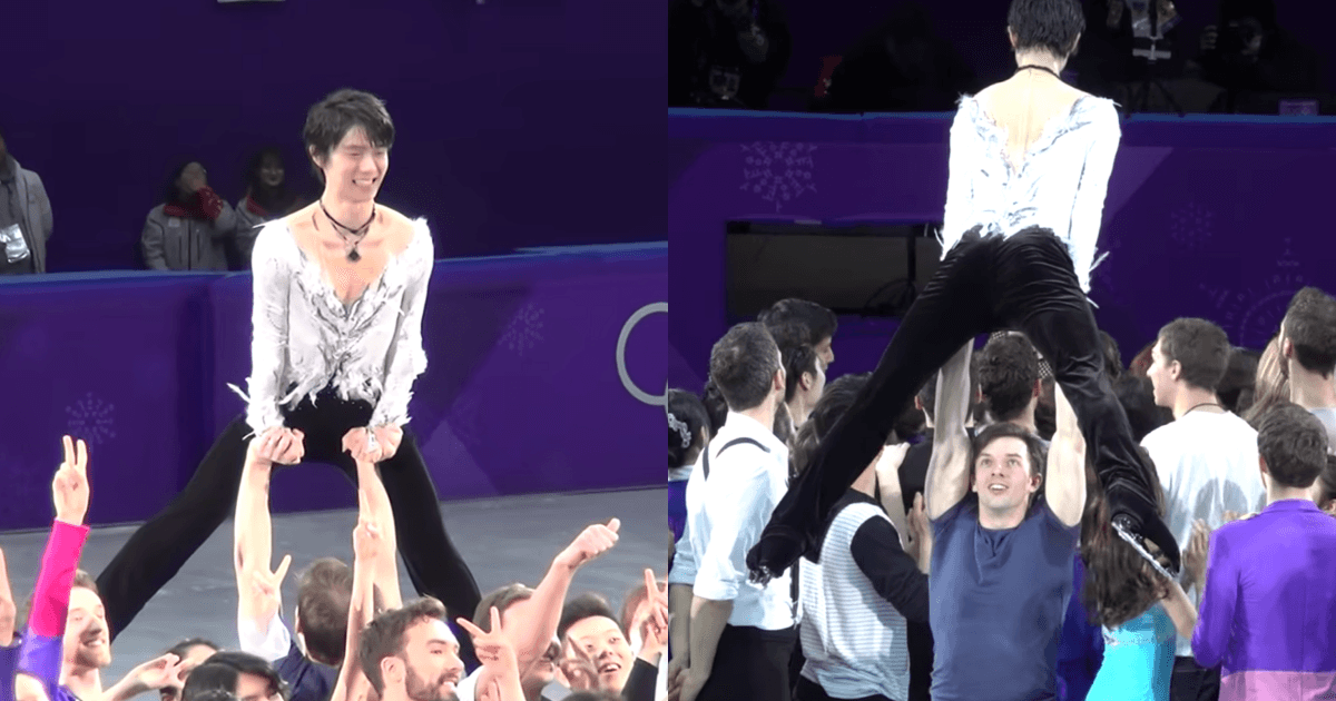 被義大利選手霍塔列克(Ondřej Hotárek)舉起的羽生結弦。(翻攝自YouTube)