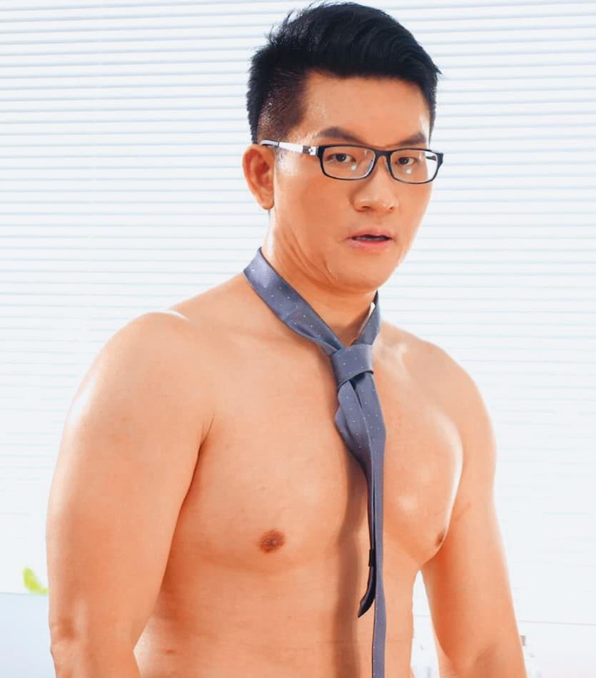 童仲彥卸任市議員後,大推成立合法性交易專區,並且身體力行投入色情產業工作,當過AV男優。(翻攝自童仲彥臉書)