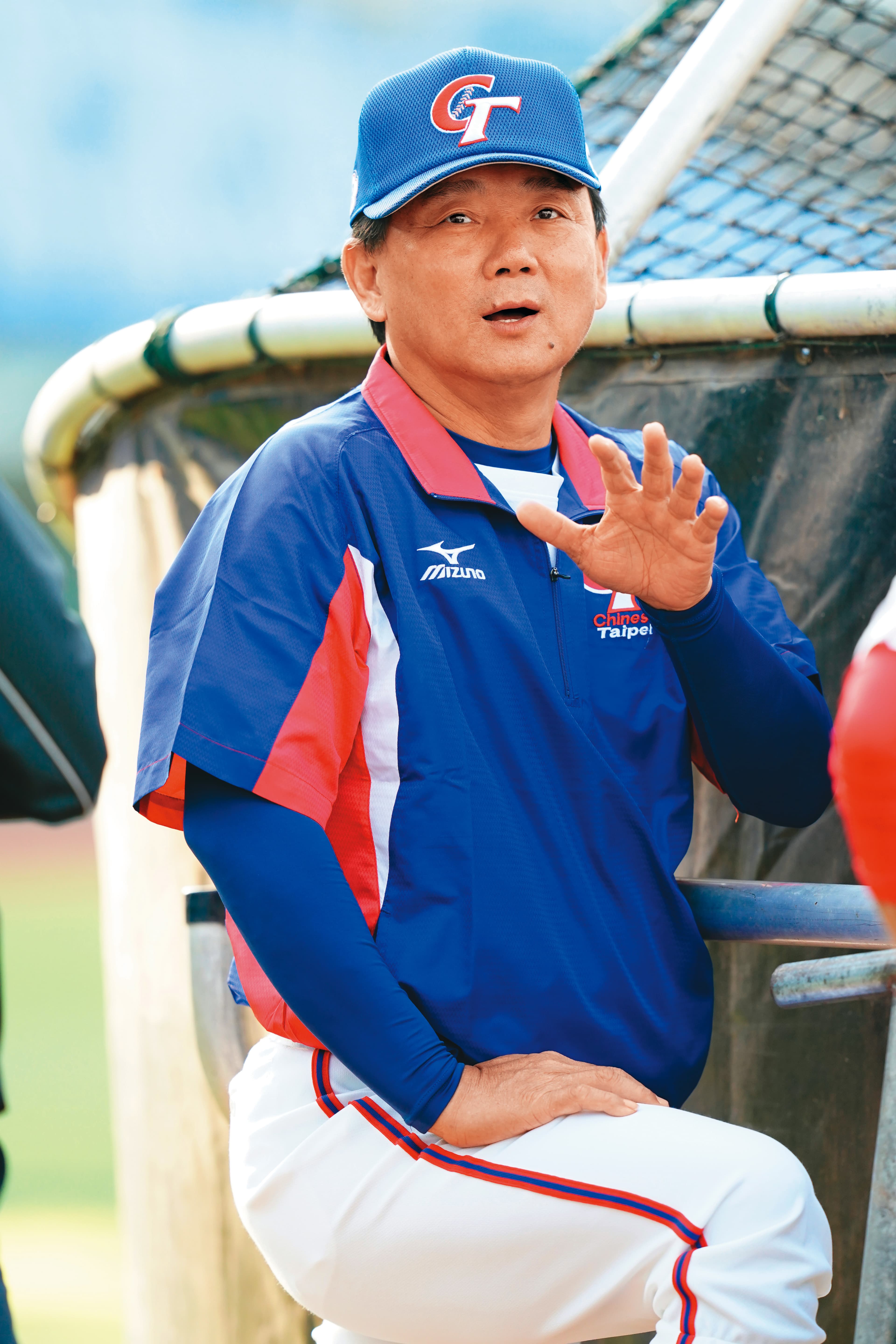 曾帶領Lamigo桃猿勇奪三連霸的的洪一中,被鎖定出任雄鷹技術副領隊。