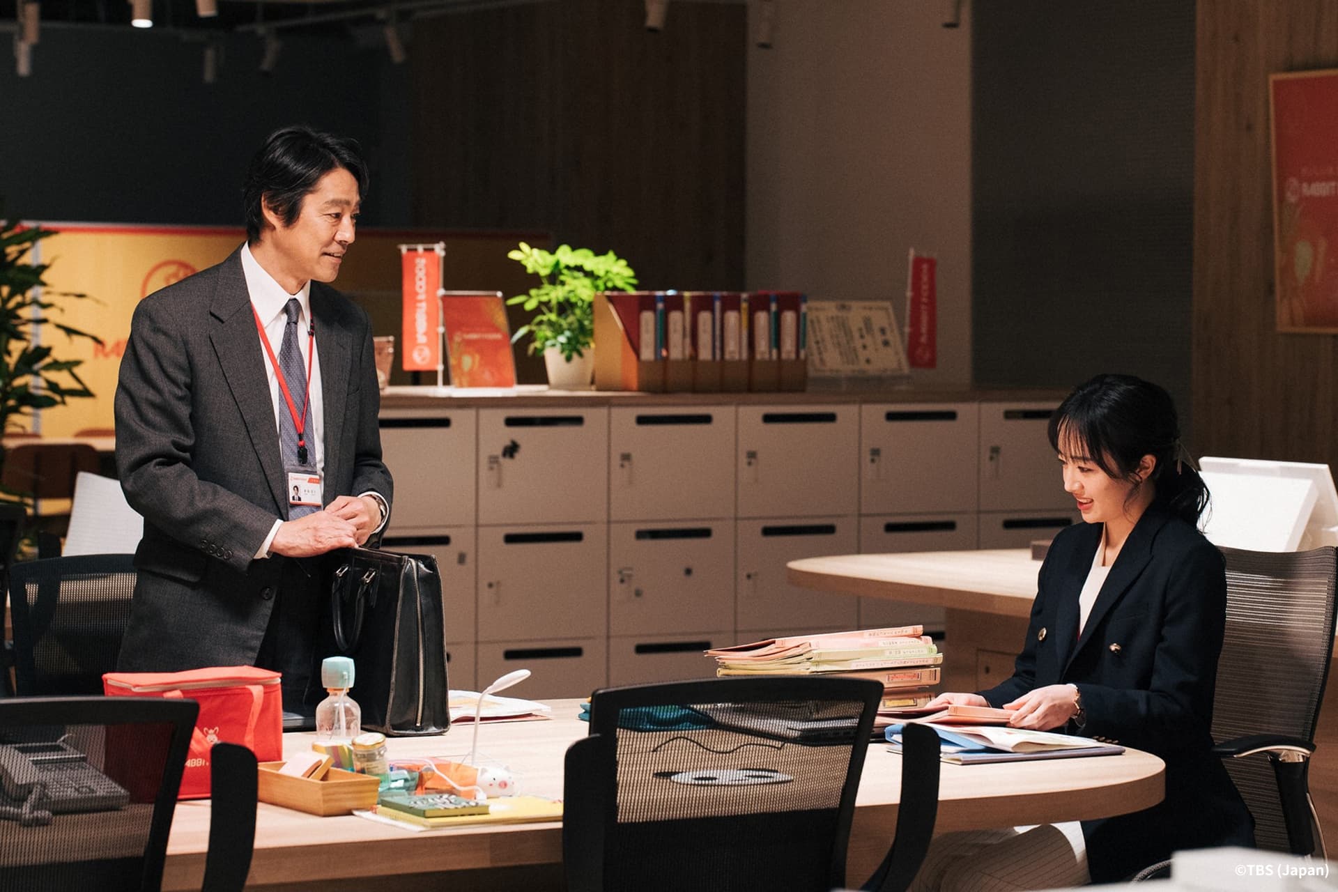 森田望智（右）走紅後作品邀約不斷，同時也參與堤真一主演的冬季日劇《妻子變成小學生。》。（friDay影音提供）