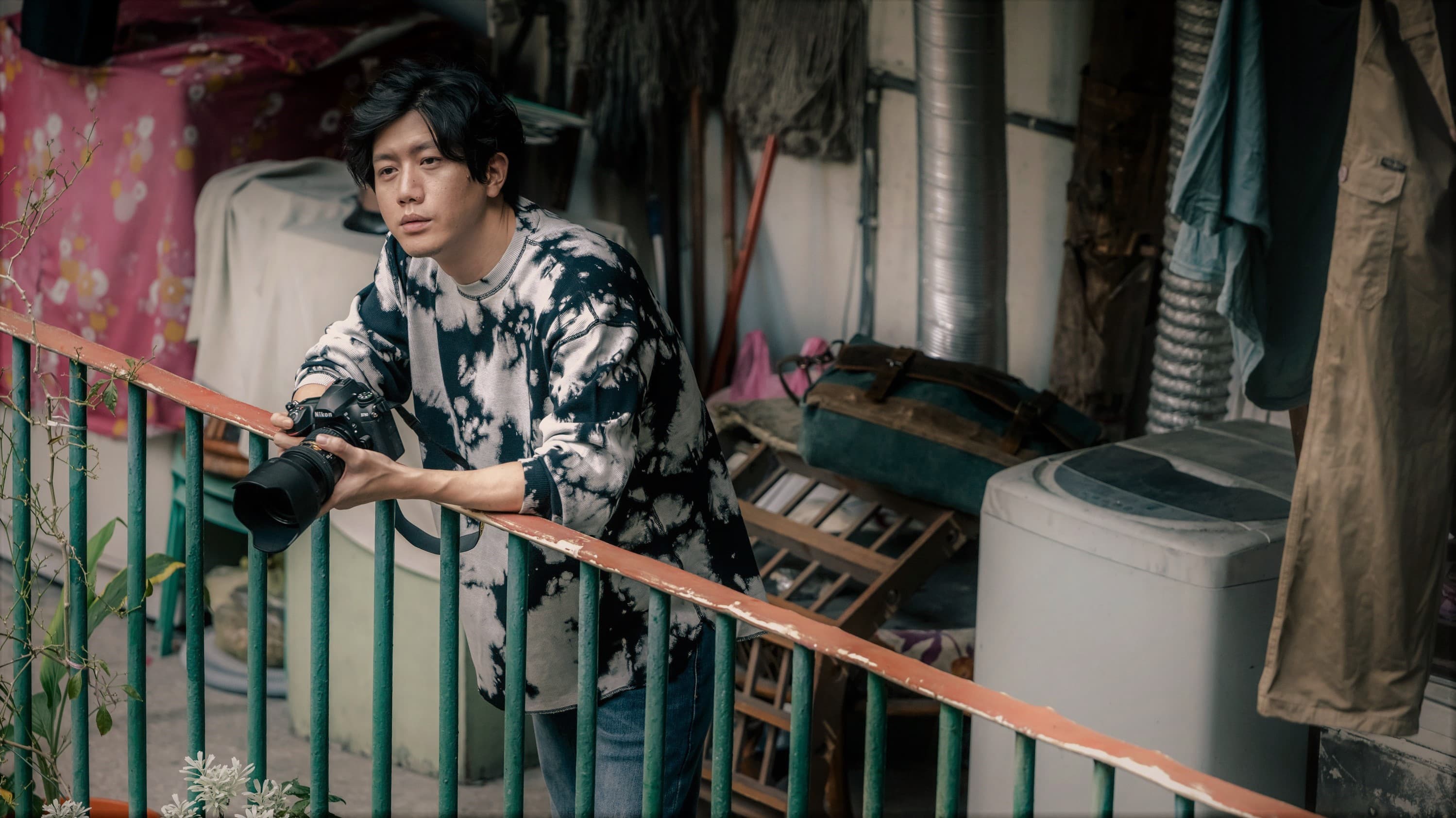 莫子儀在《該死的阿修羅》飾演記者，一反過去憂鬱小生的形象。（希望行銷提供）
