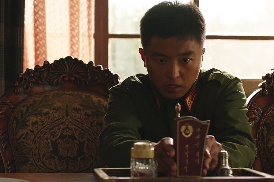 延玗臻在片中飾演為妻小付出的模範士兵,他8年前就已接到邀約,看完劇本立刻決定接演。(車庫娛樂提供)