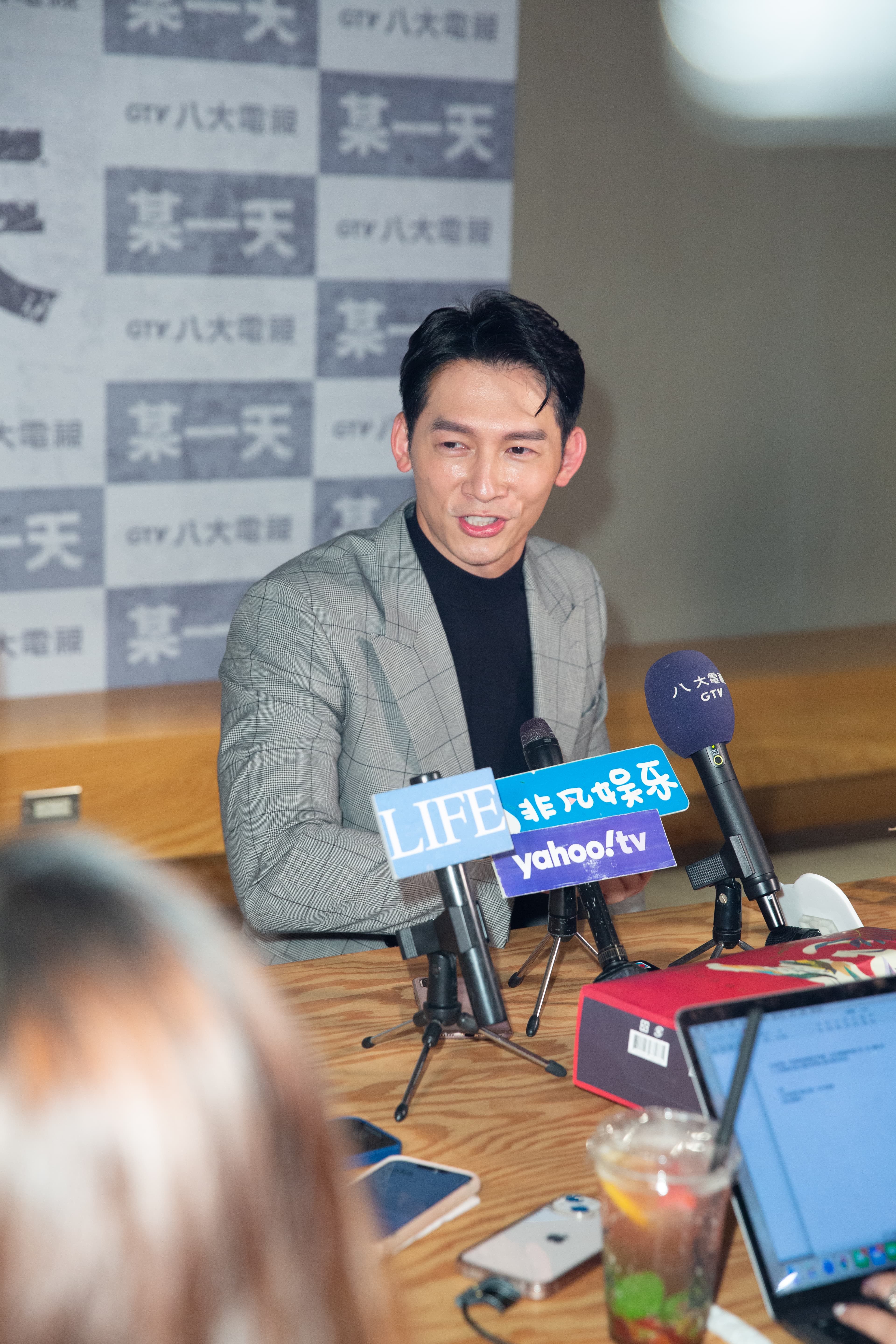 聽到劇中車勝元有「不舉」症狀,溫昇豪笑說:「他沒認識的藥商吧。」