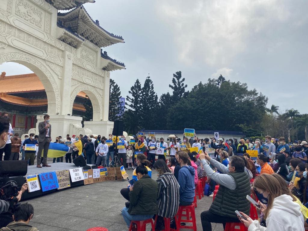 瑞莎親自到台灣聲援烏克蘭活動現場,並對弟弟的成長感到欣慰。(翻攝自瑞莎臉書)