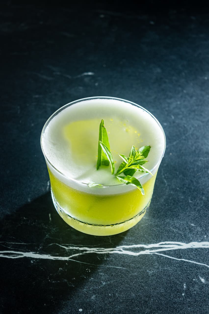 水果系調酒「南方柔春」,清爽易飲,(300元/杯)