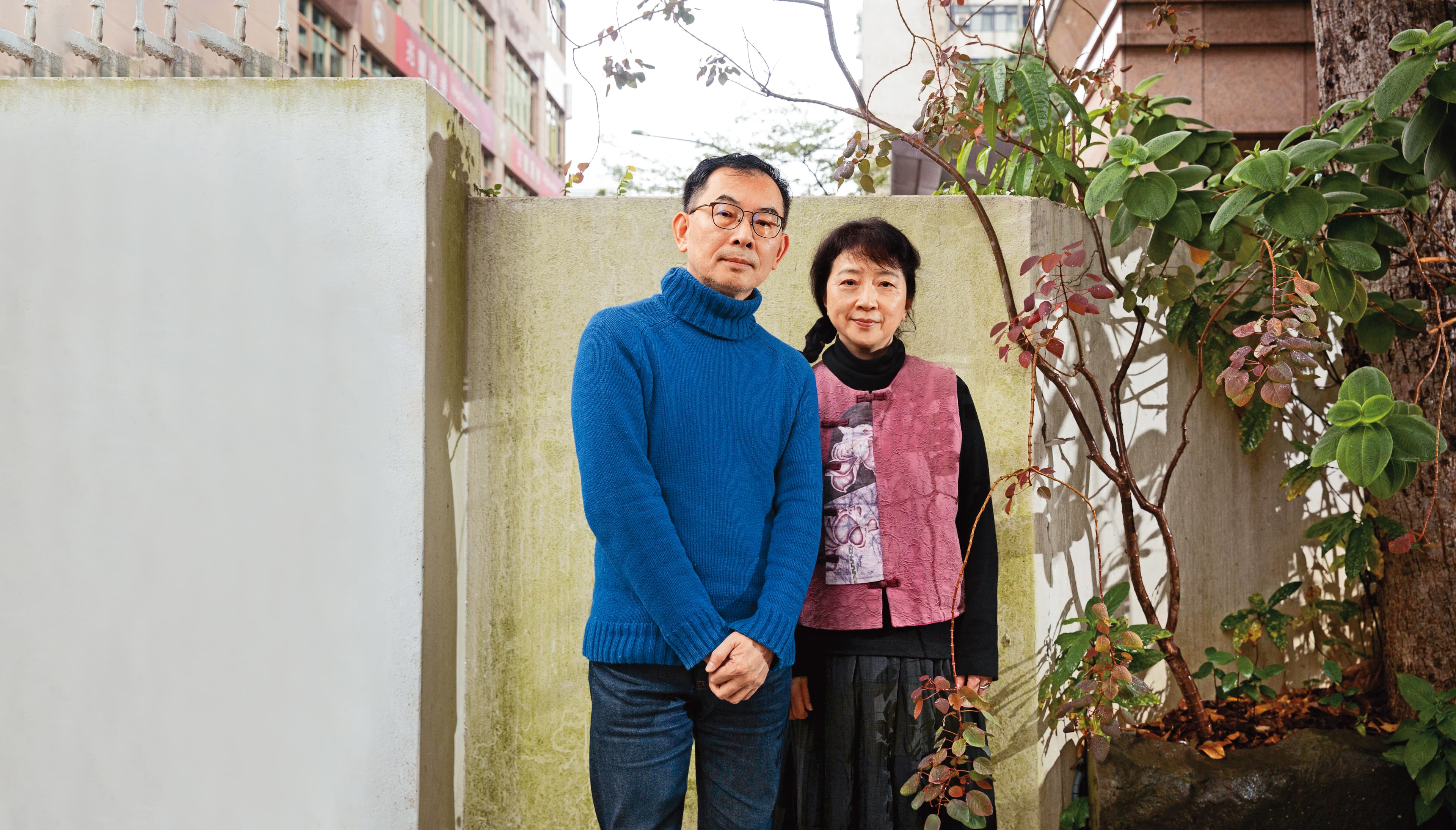 小說家朱天文(右)與林俊頴(左)是40年的好友,首度執導紀錄片各自面臨不同的挑戰。