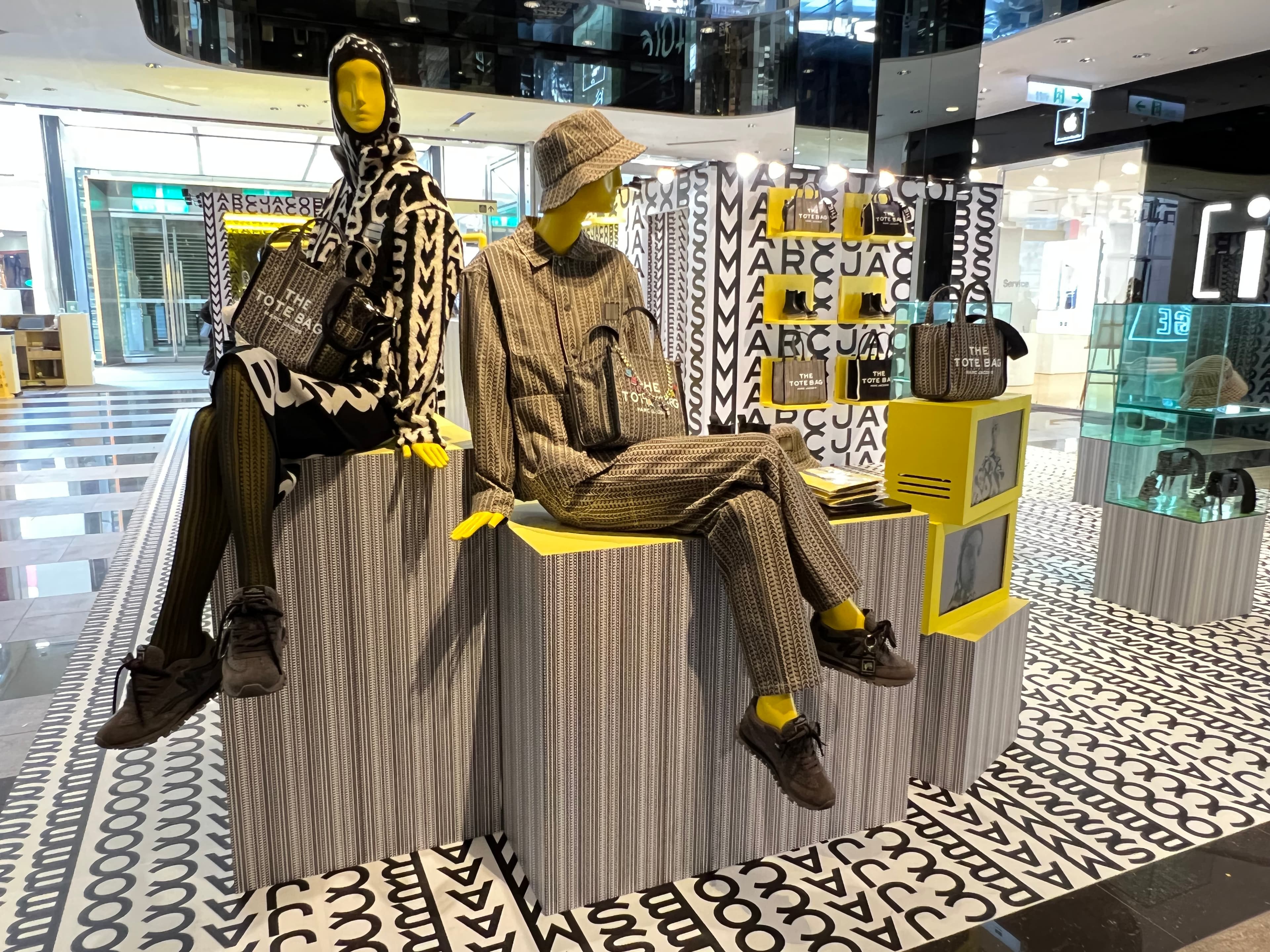 Marc Jacobs Monogram Pop up Store開設至下個月5日。(俊思提供)