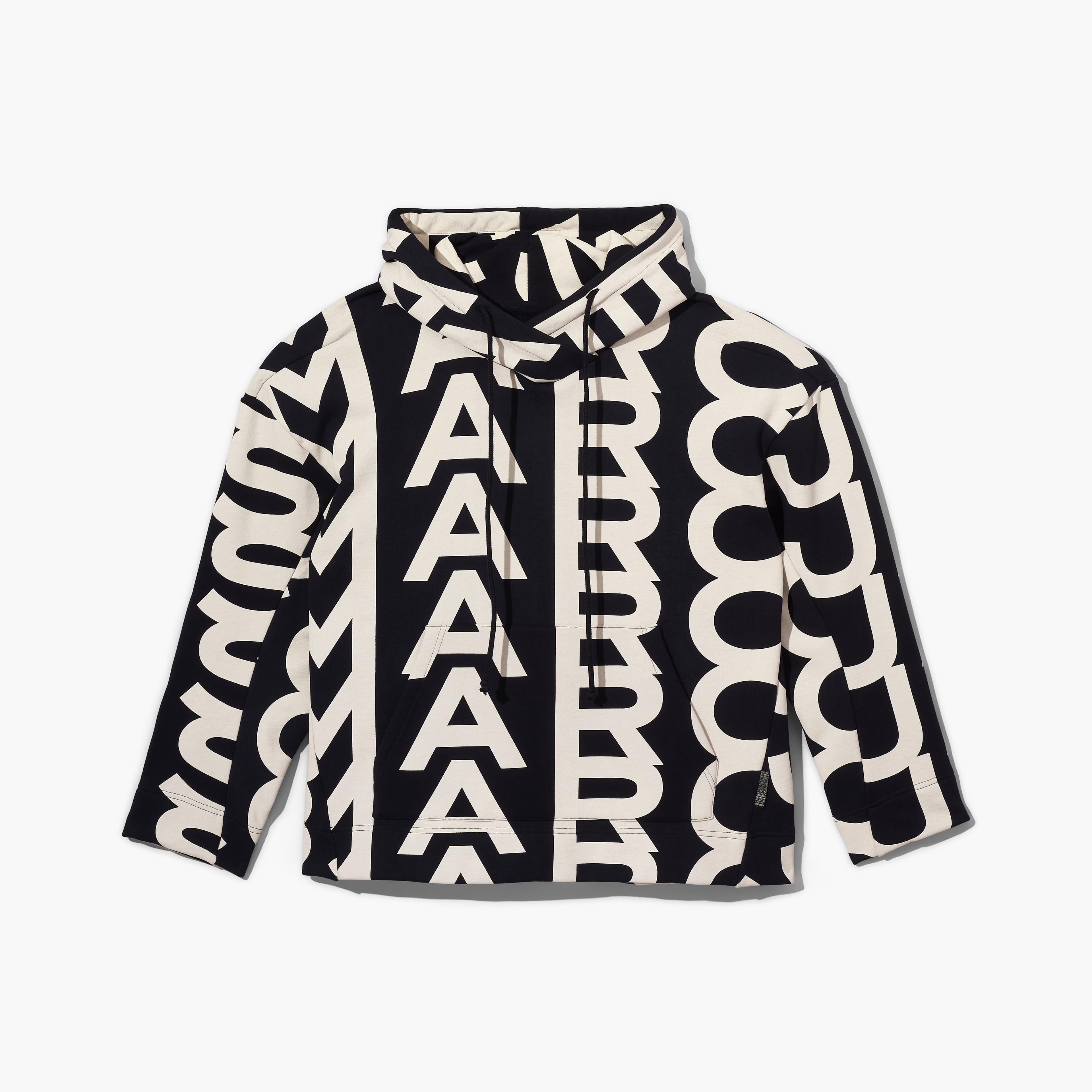 Marc Jacobs黑白Monogram連帽長袖上衣。NT$17,900(俊思提供)