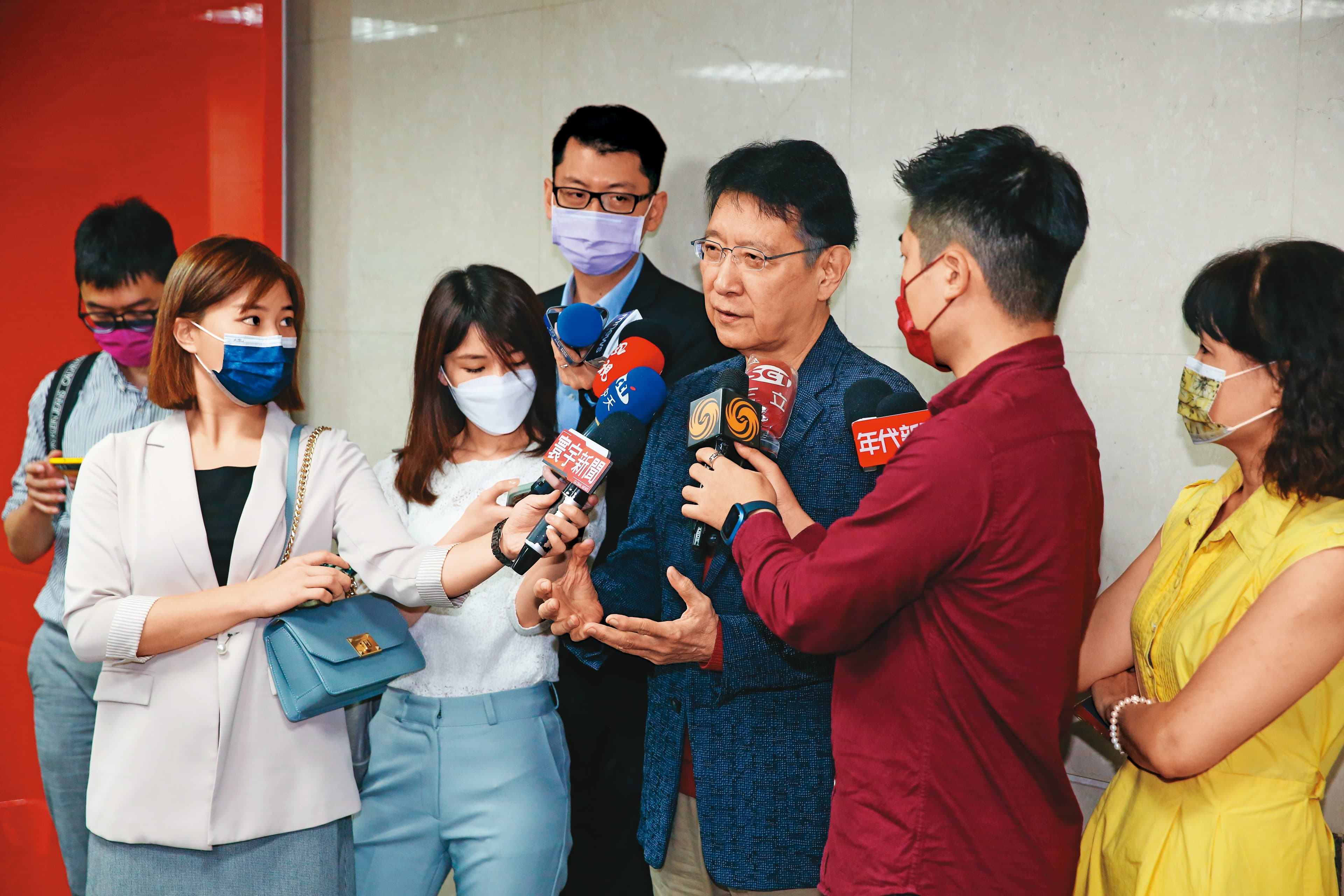 國民黨爆發中常委選舉風波，藍軍士氣再次低弱，趙少康17日出面砲轟黨中央的改革方案。