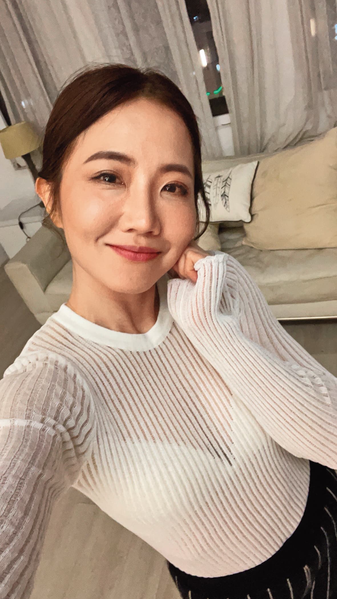 在拍照現場,謝忻還曾自拍留作紀念。(謝忻提供)