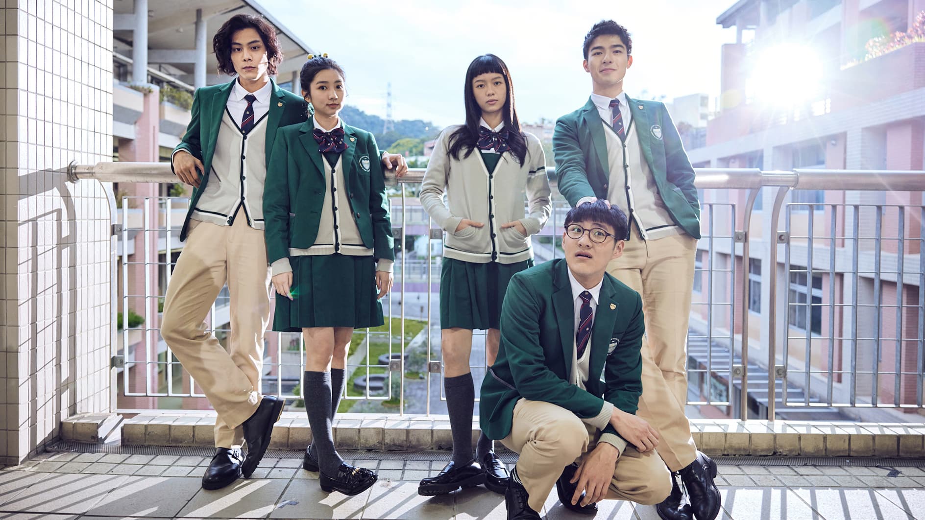 《第9節課》中,各務孝太(左起)、林玉書、王渝屏、楊誠、陳昊森飾演高中生。(愛奇藝國際站提供)