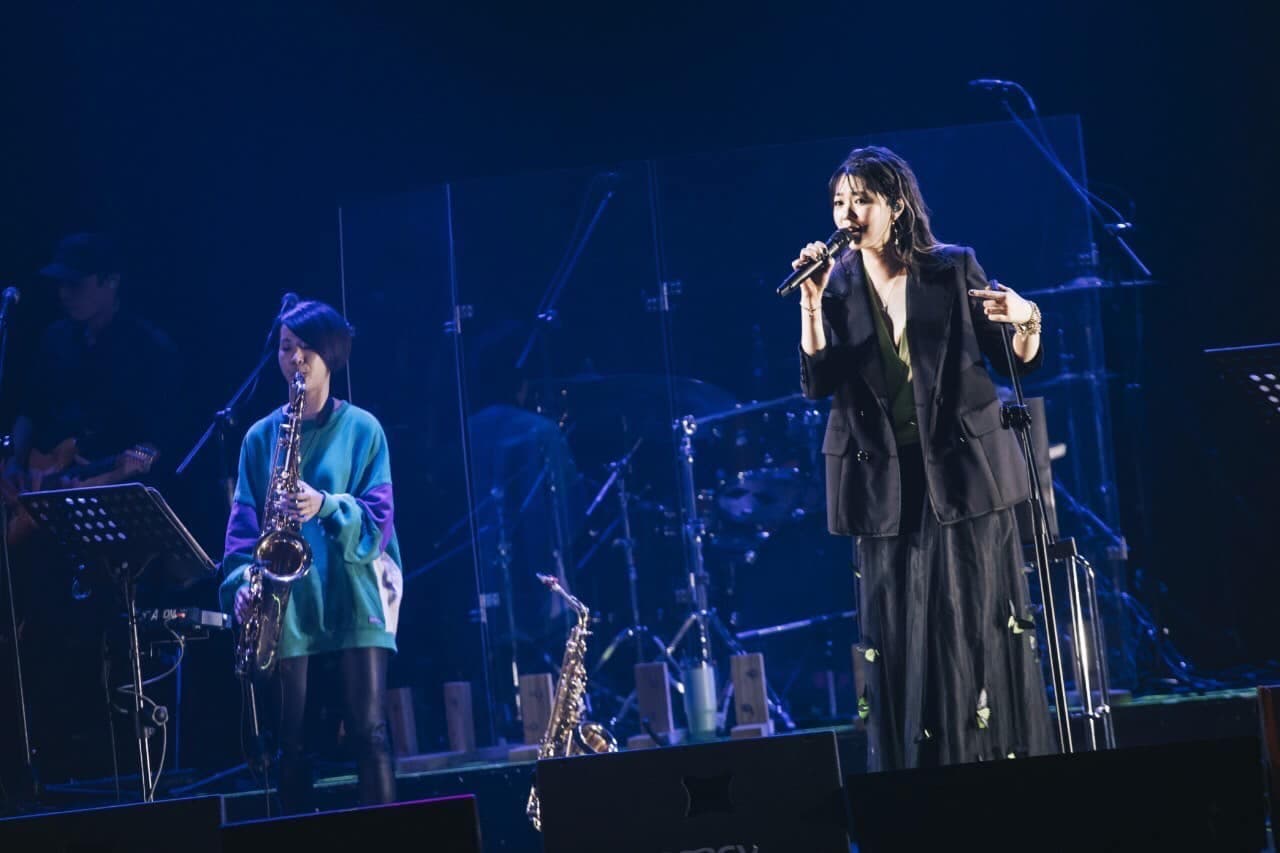 金曲歌后曹雅雯在記者會上承認自己是雙性戀。（翻攝曹雅雯臉書）