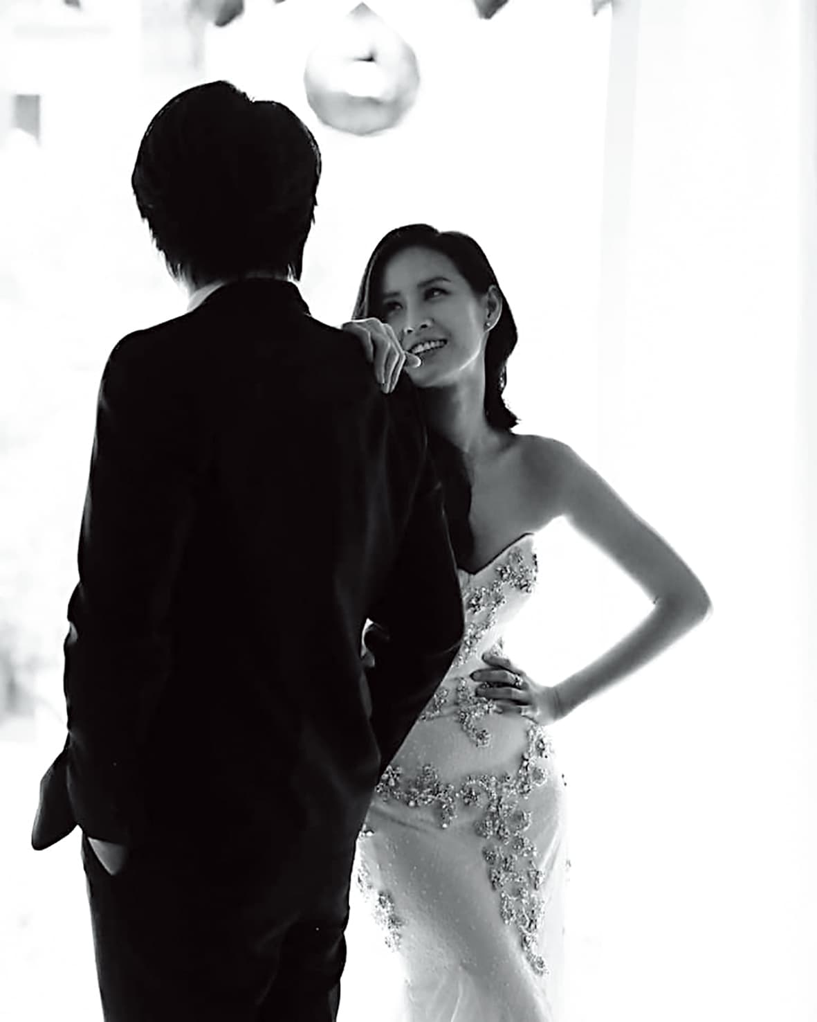 2007年曾愷玹與大16歲的經紀人男友陳冠宇結婚，2人如今育有1女，也想再生一胎。（翻攝自曾愷玹臉書）