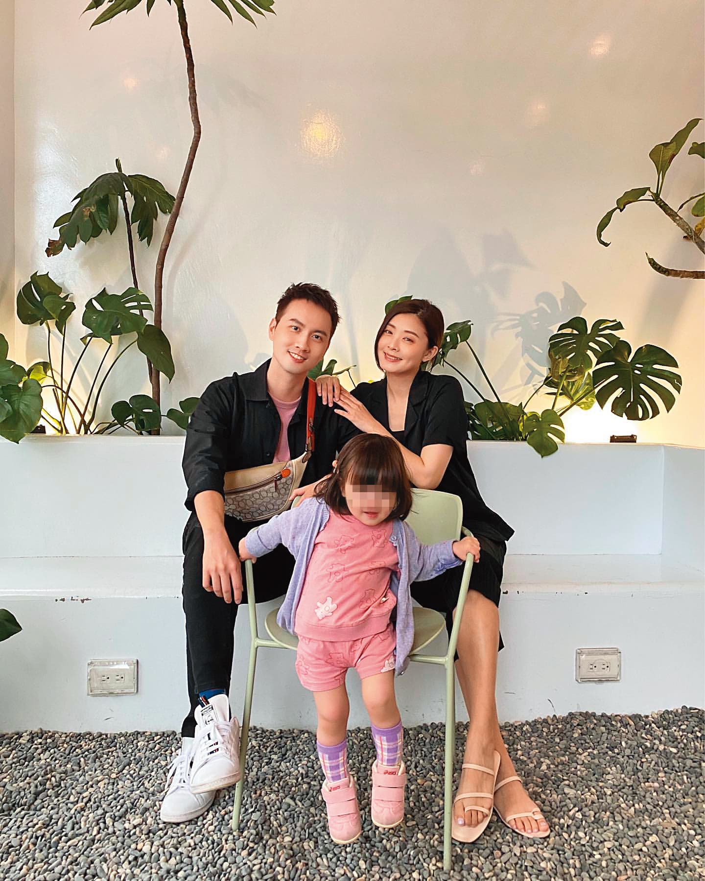 夏如芝、張捷婚後,和女兒小芝麻拍攝親子影片記錄生活。(翻攝自夏如芝IG)