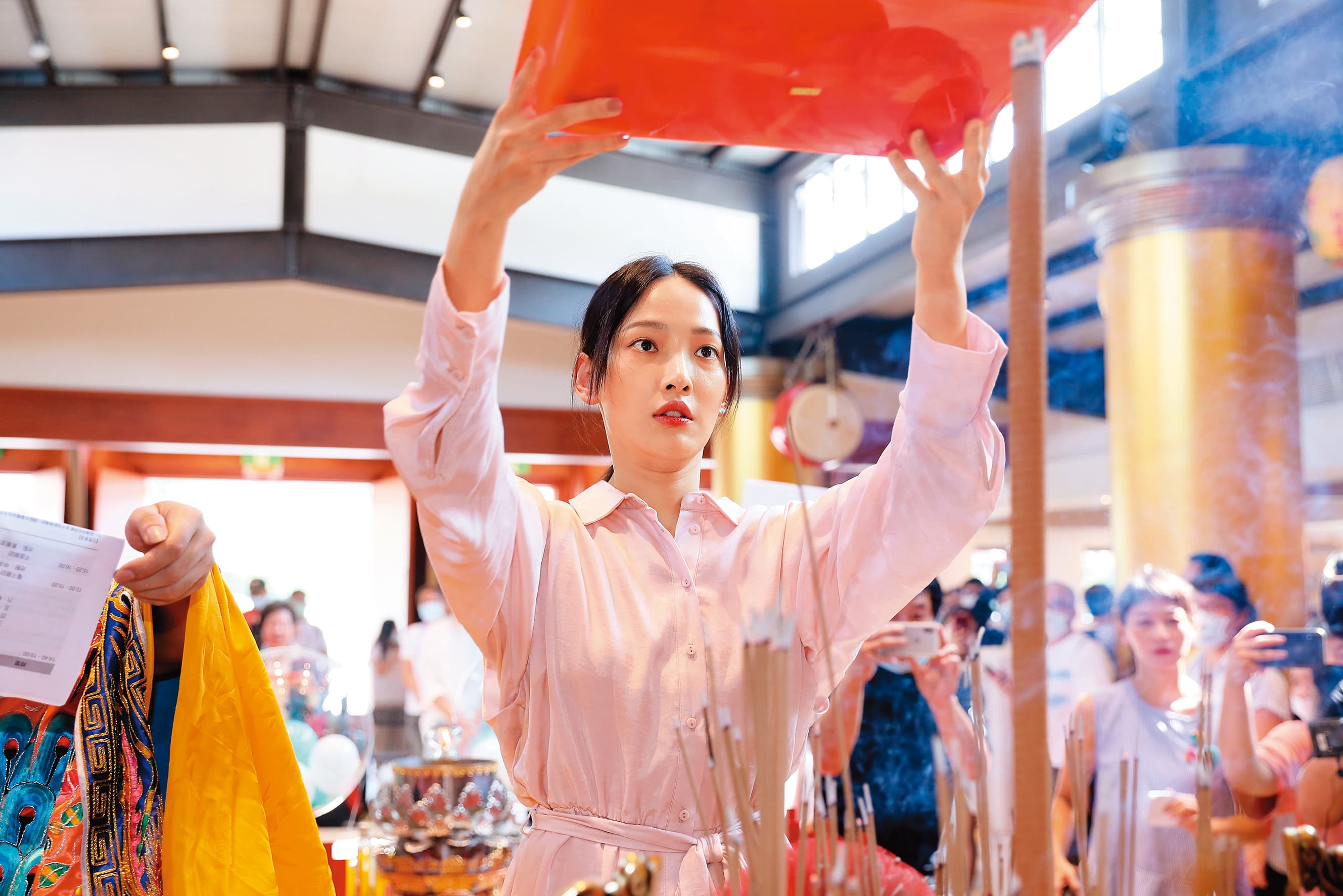 憑電影《可不可以,你也剛好喜歡我》一炮而紅,林映唯跑電影宣傳時還赴天后宮拜月老。