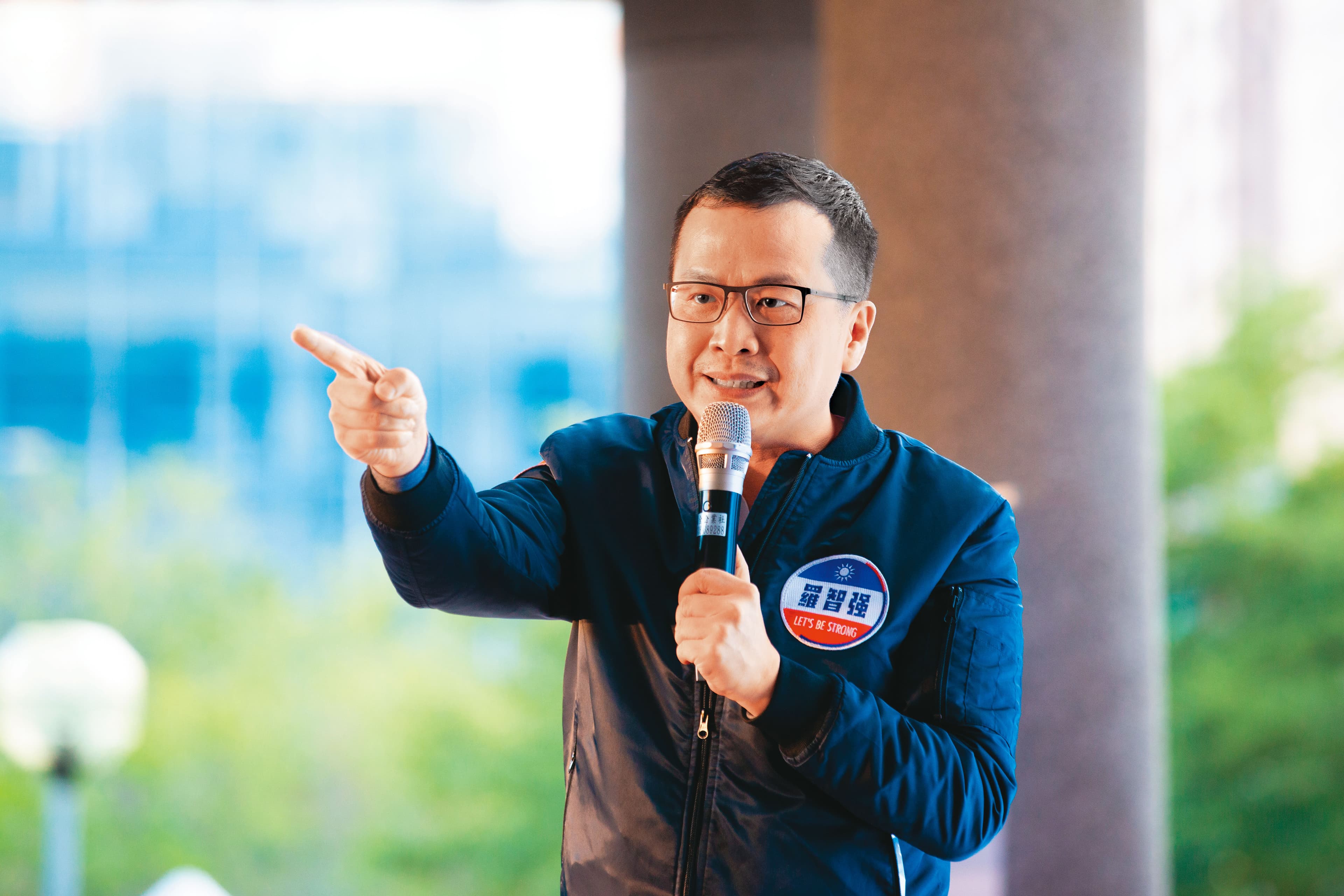 辭去黨副祕書黨一職的羅智強(圖),堅決參選桃園市長初選,引發地方強烈反彈。