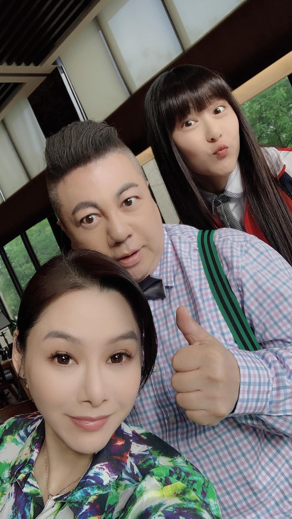 陳柏渝近日在TVBS《機智校園生活》跟賴雅琪、董至成有不少對手戲。（翻攝自陳柏渝臉書）