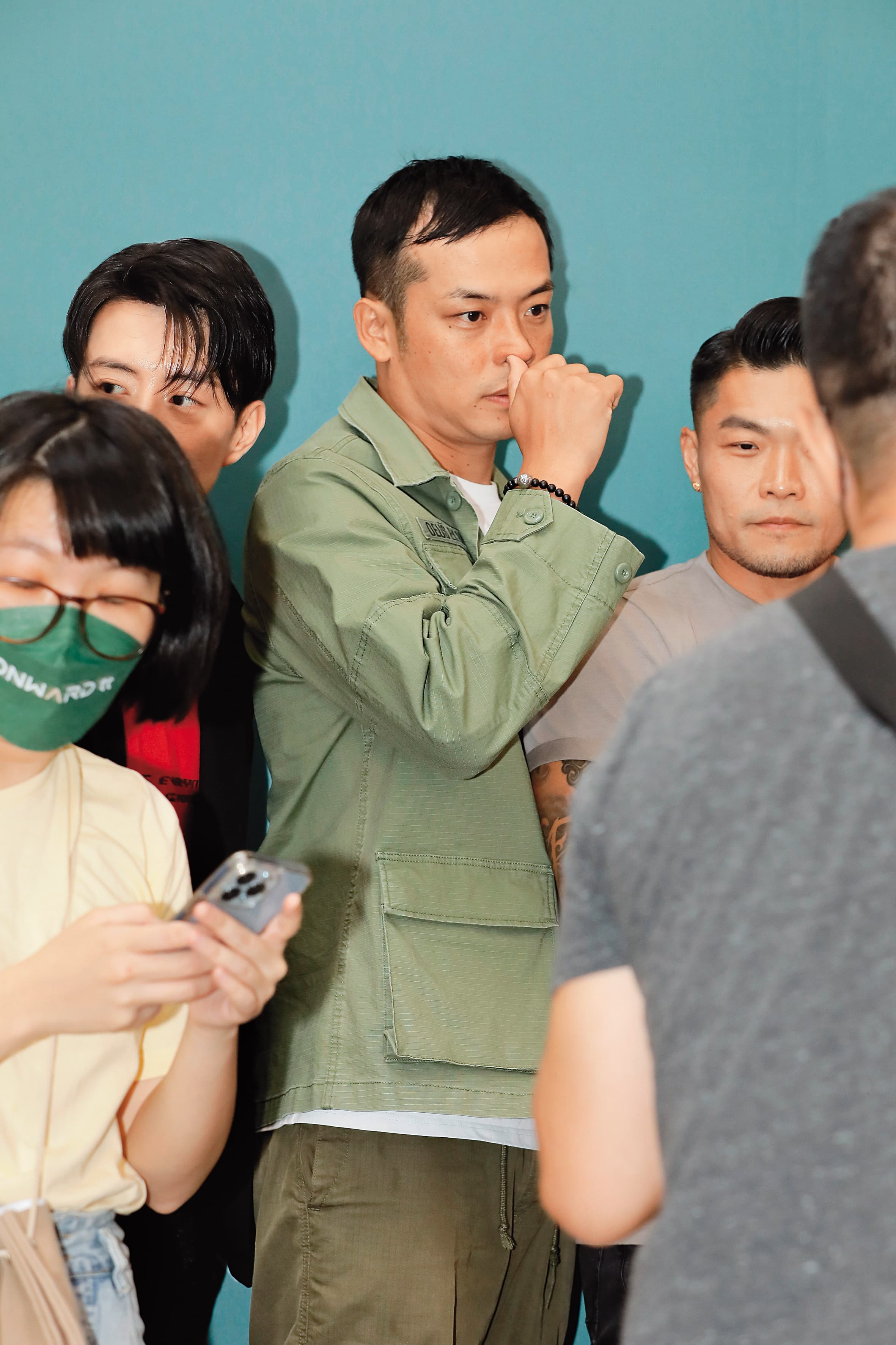 如今看到曾經高帥的姚元浩,頭髮「瞞」不住了,心好像被美工刀一筆一筆割著…(犀利人妻口吻)