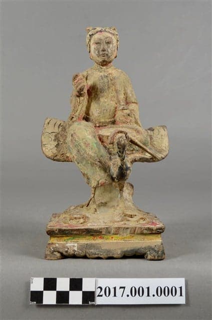 國立臺灣歷史博物館搭上阿翰影片熱潮,公布九天玄女的木雕像。(翻攝自國立臺灣歷史博物館臉書粉專)