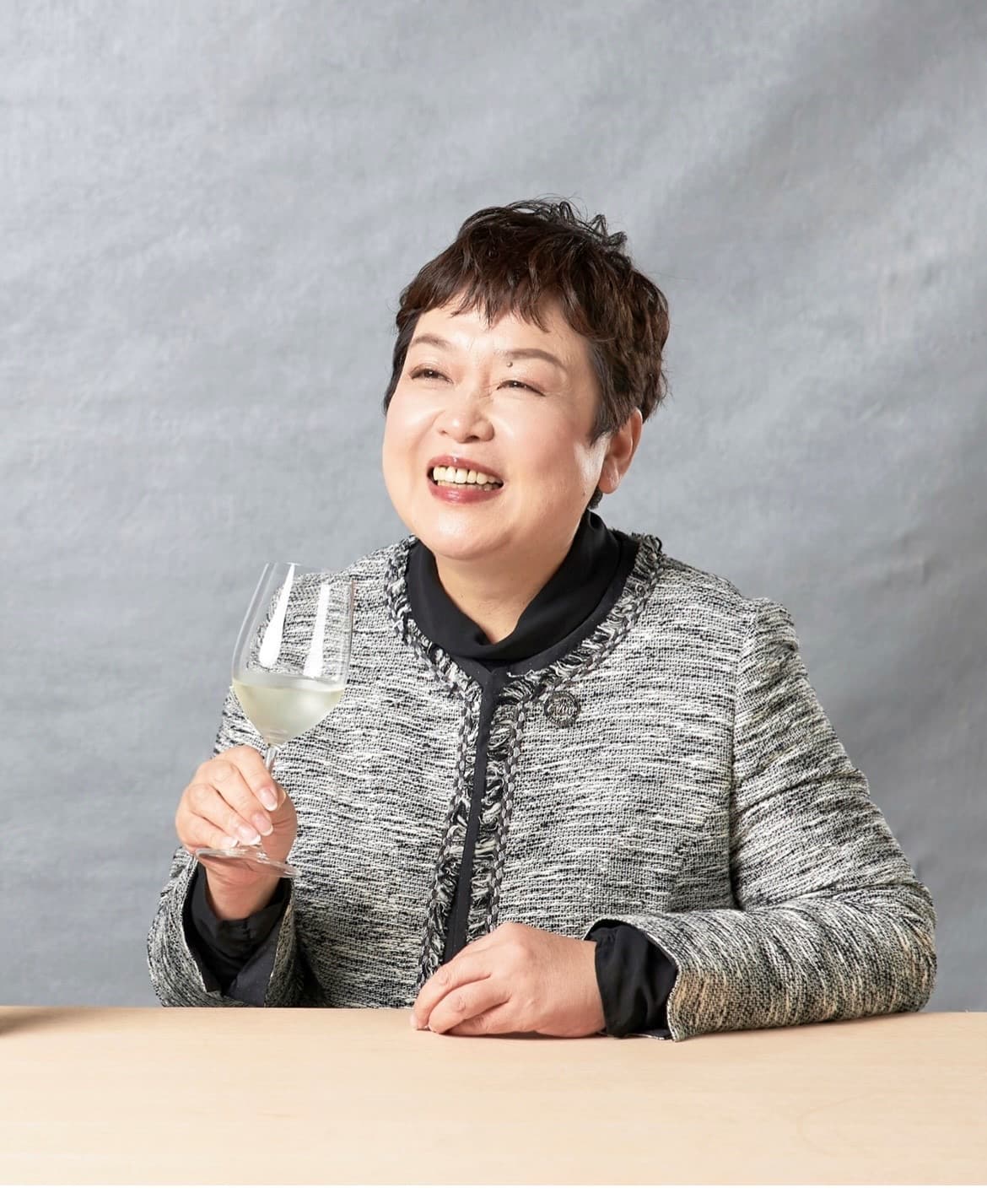 乾杯集團董事長的姐姐平出淑惠女士，擁有諸多酒界頭銜，清酒祭由她出馬初挑獨家酒款。（乾杯提供）