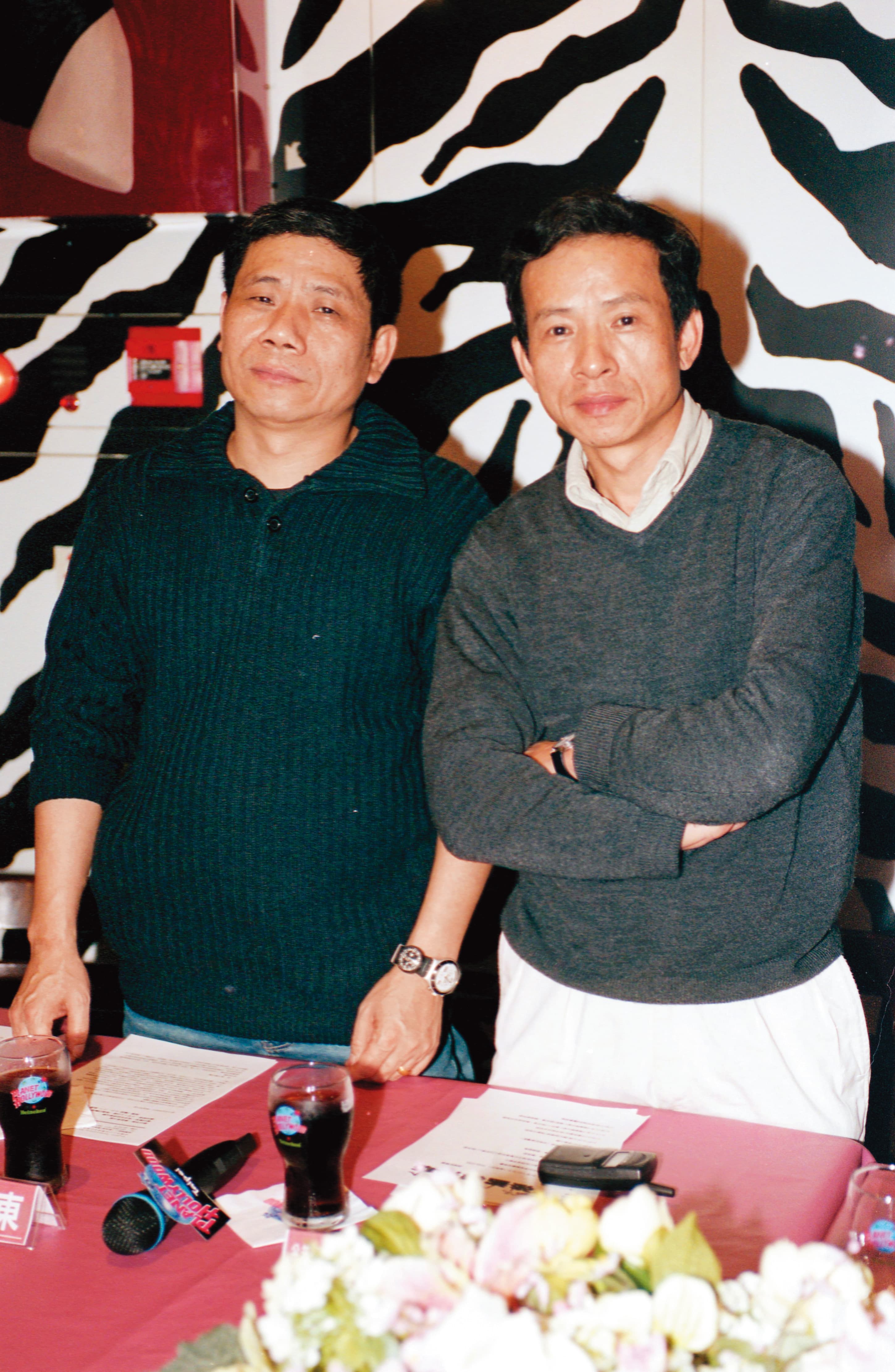 吳念真(右)與大弟連碧東(左)的合照。(聯合知識庫)