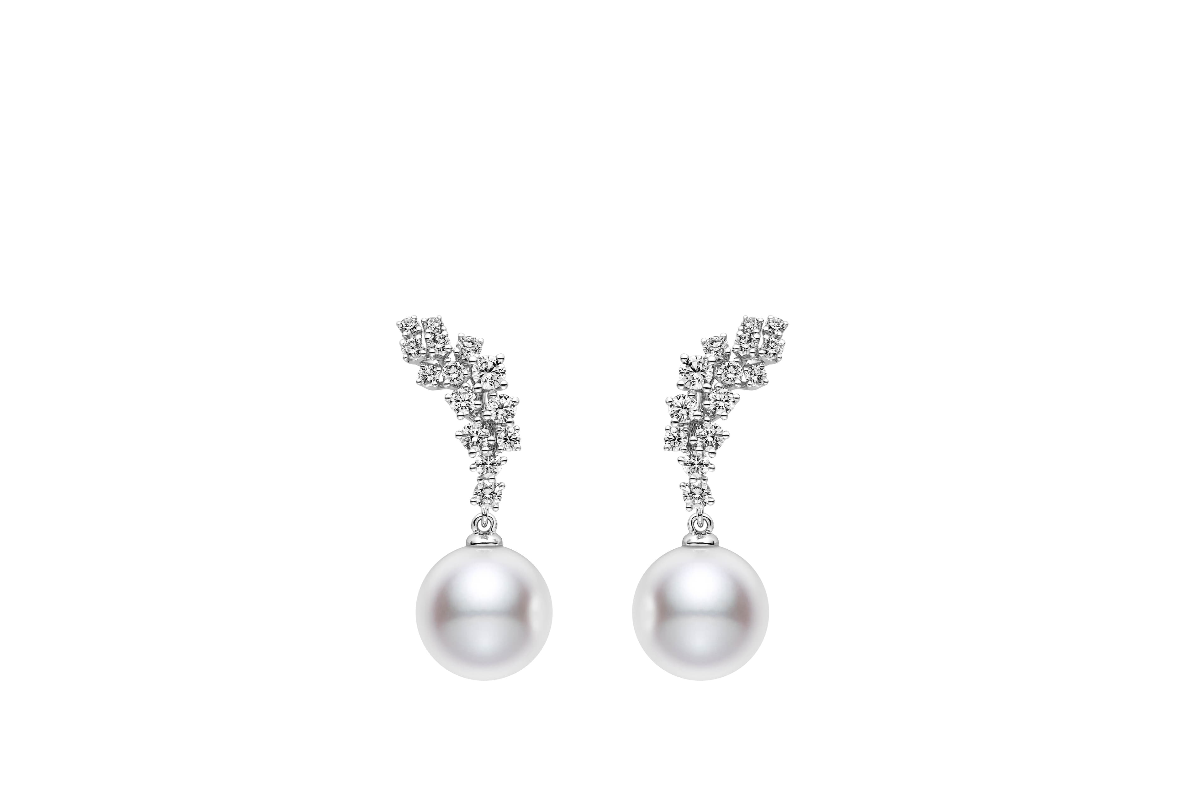 Starry Night系列南洋珍珠鑽石耳環 NT$554 ,000 MIKIMOTO。（MIKIMOTO提供）