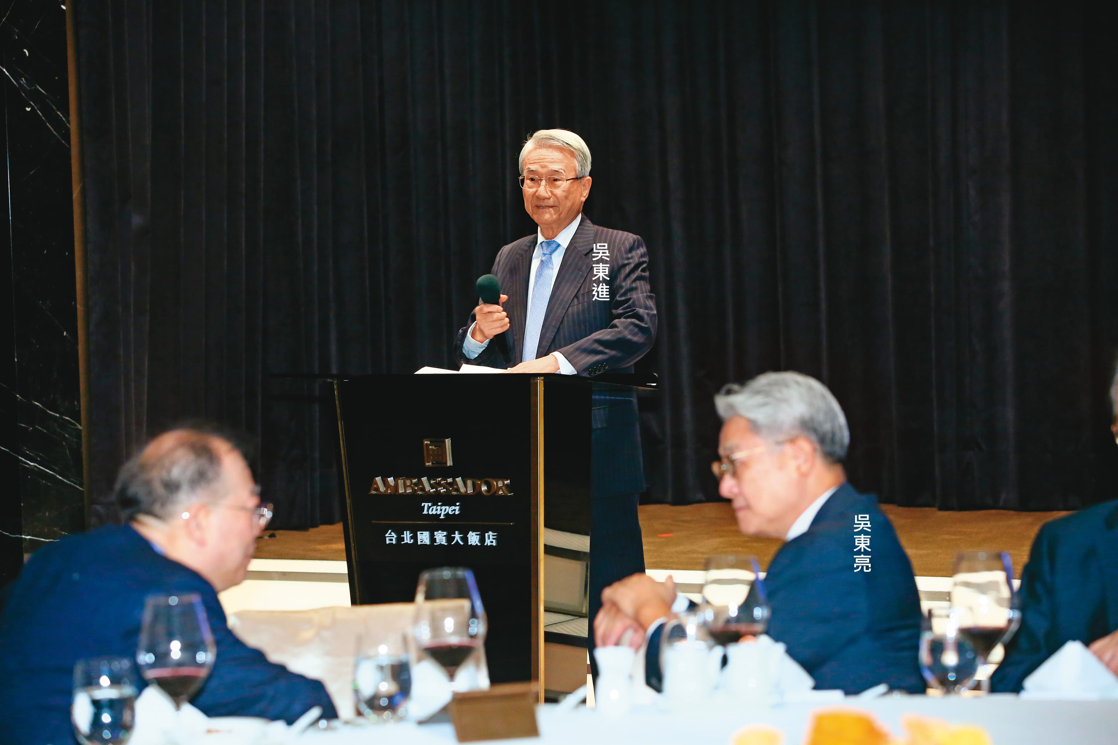 新光金大股東力促和台新金合併,吳東進和吳東亮兄弟是否有共識,將成關鍵。