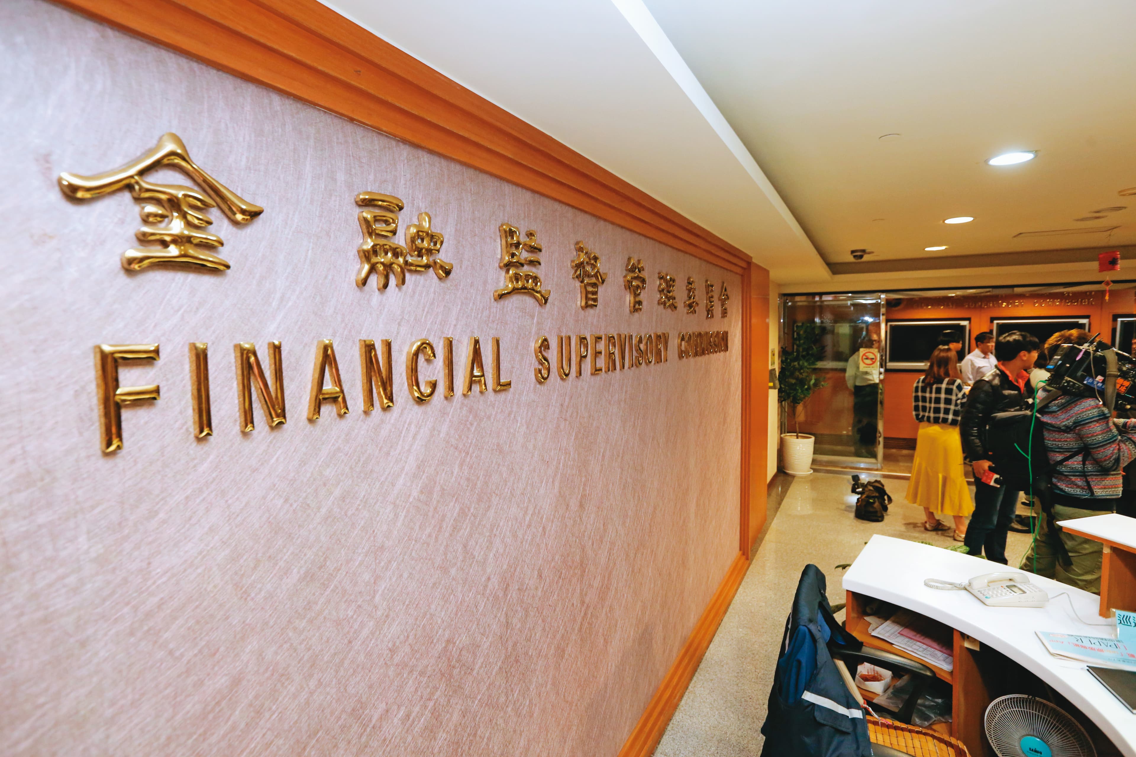 吳東進扮演影武者操控新光金,讓金管會不滿重懲。