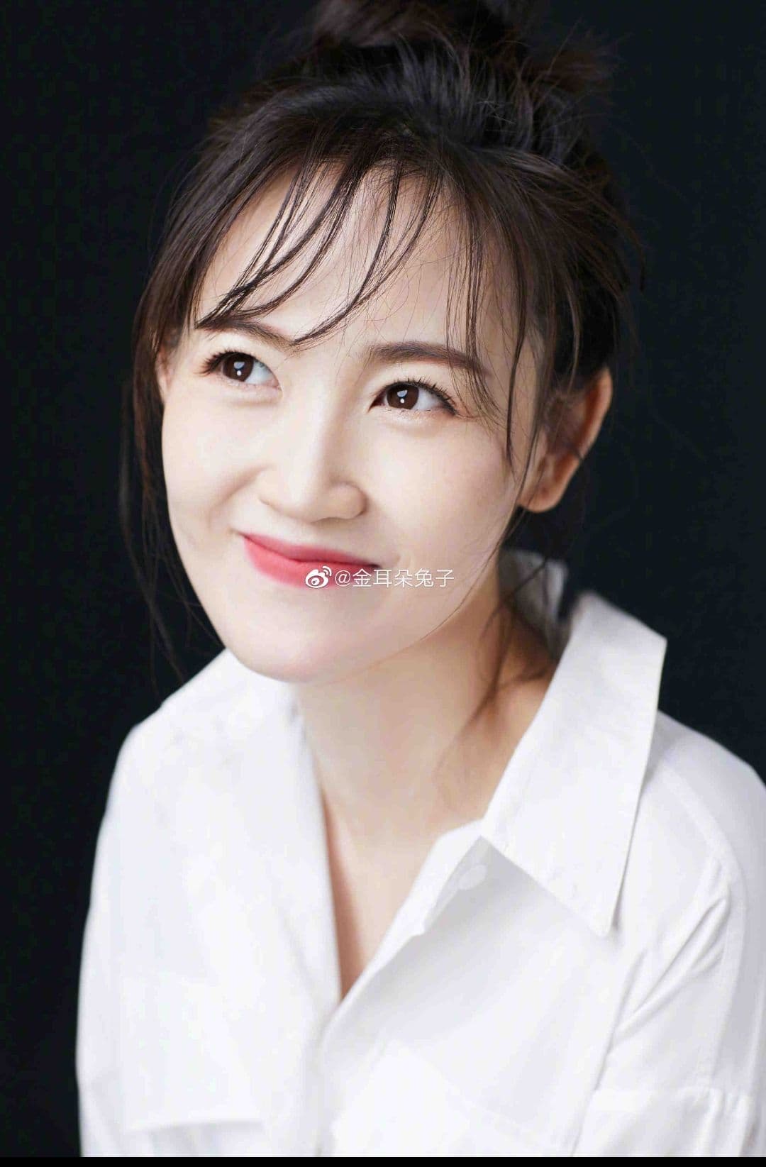 馬蓉離婚後,扛起照顧女兒責任當起單親媽媽。(翻攝自微博)