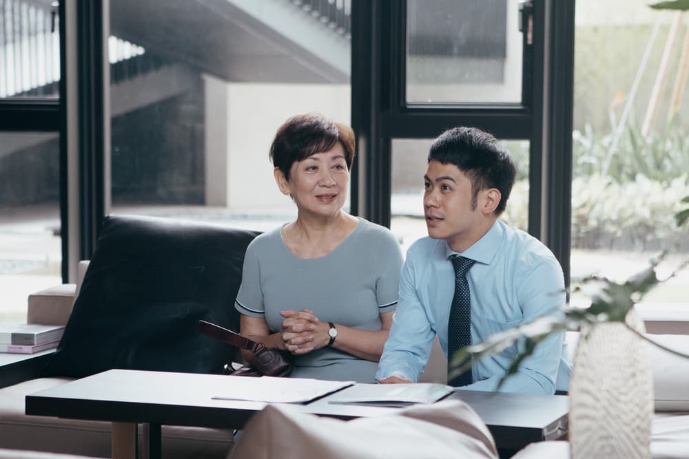 李淳戲約滿滿,但導演堅持要等他來演鮑起靜的學生,也是投資顧問角色。(台北双喜提供)