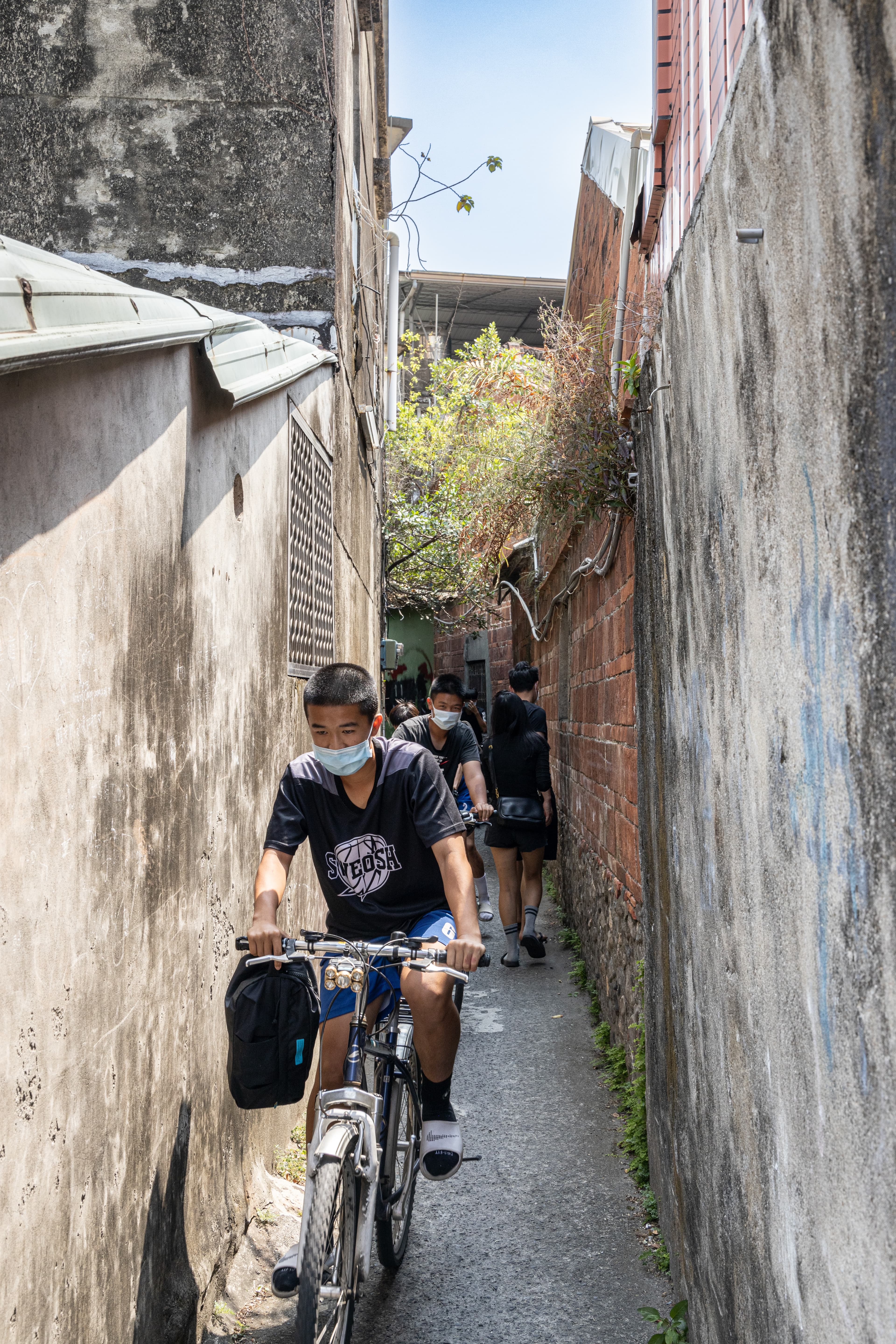 「摸乳巷」隱身在建基老街,也是當地居民的祕密捷徑。