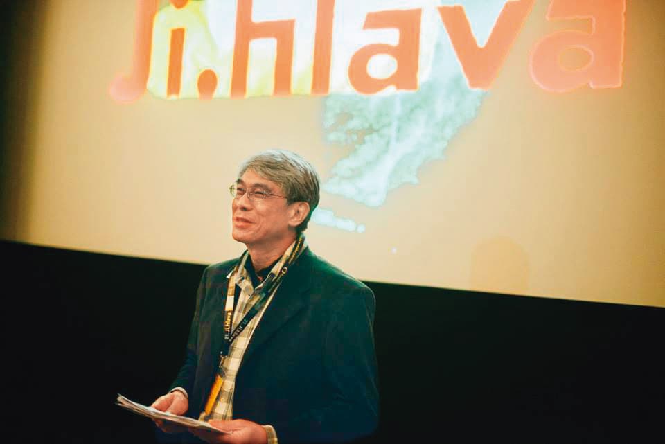 李道明出席捷克Ji.hlava IDFF影展介紹台灣紀錄片。(翻攝自docs.tfi.org.tw)