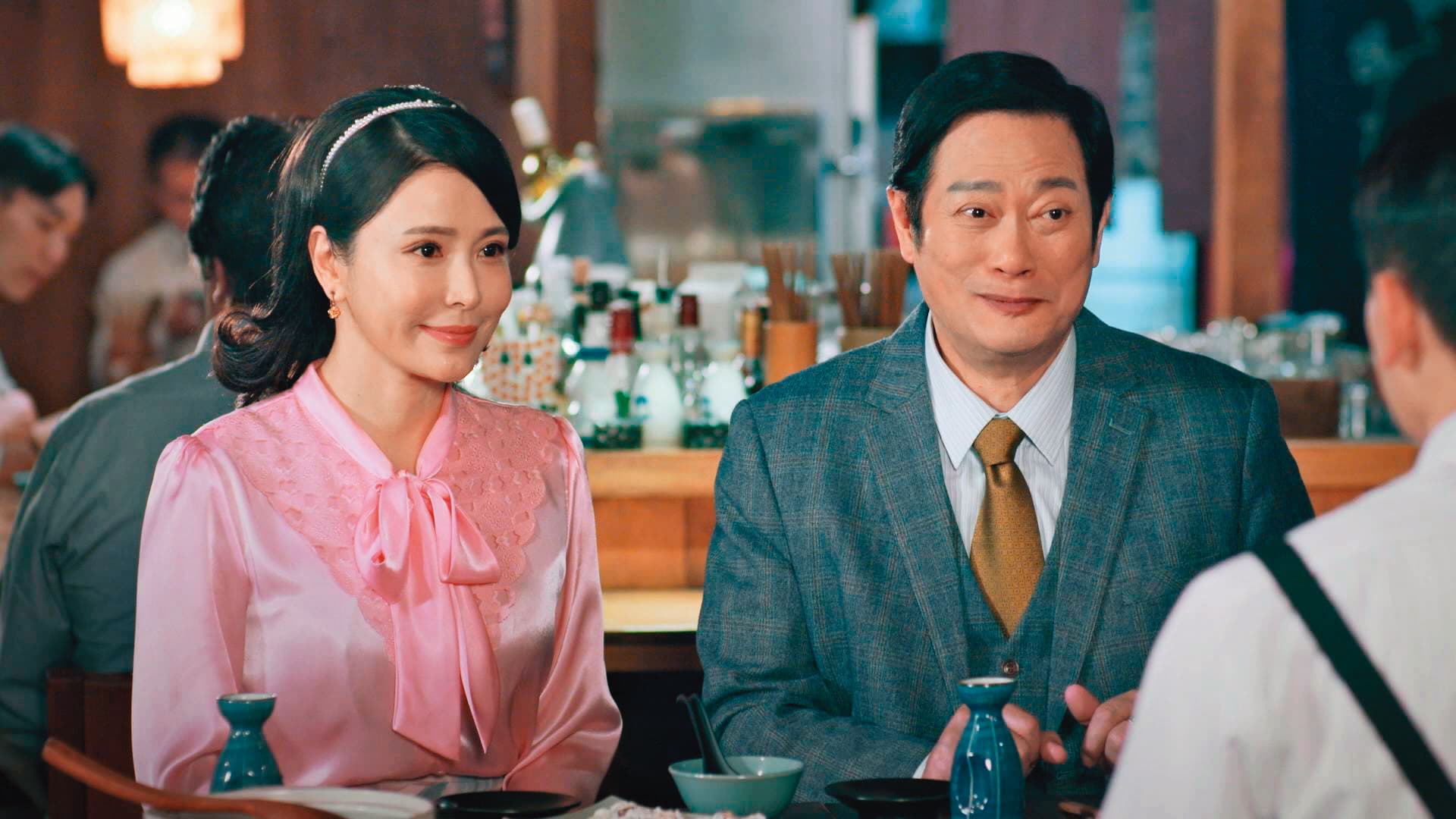 德馨(左)在八點檔《美麗人生》和黃仲裕(右)演一對貪得無厭又自私自利的夫妻。(台視提供)