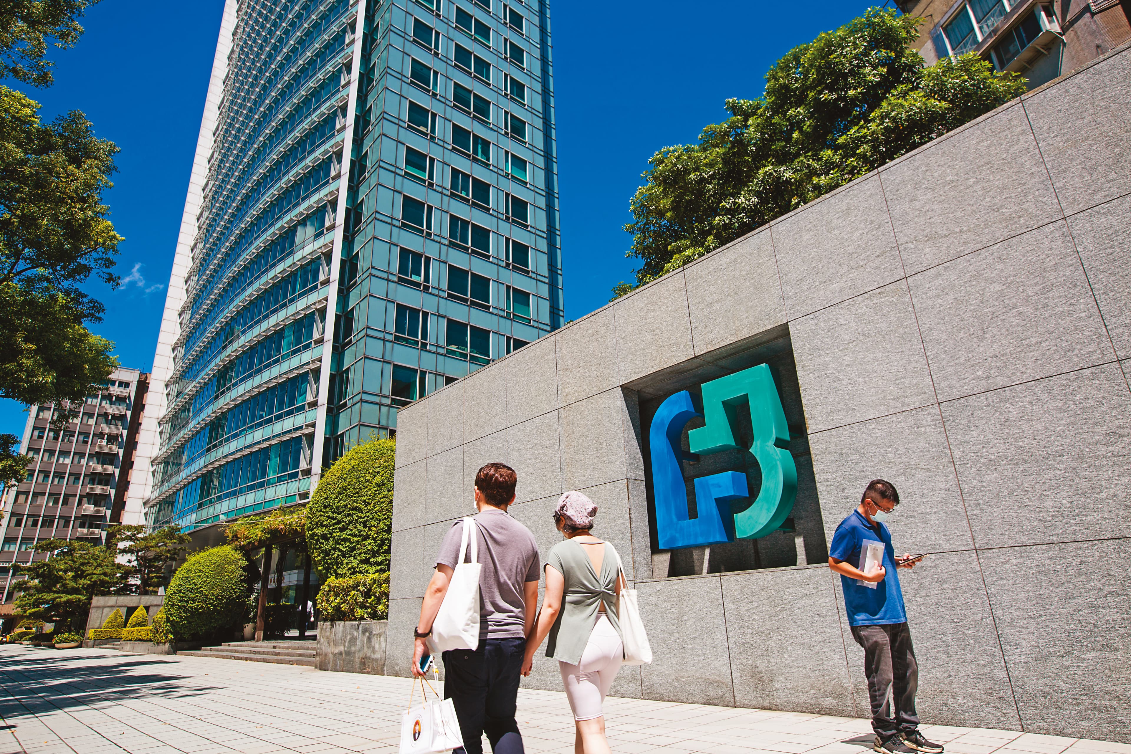 富邦金控請到高階資安警官掌管資安部門,希望防堵資安漏洞。