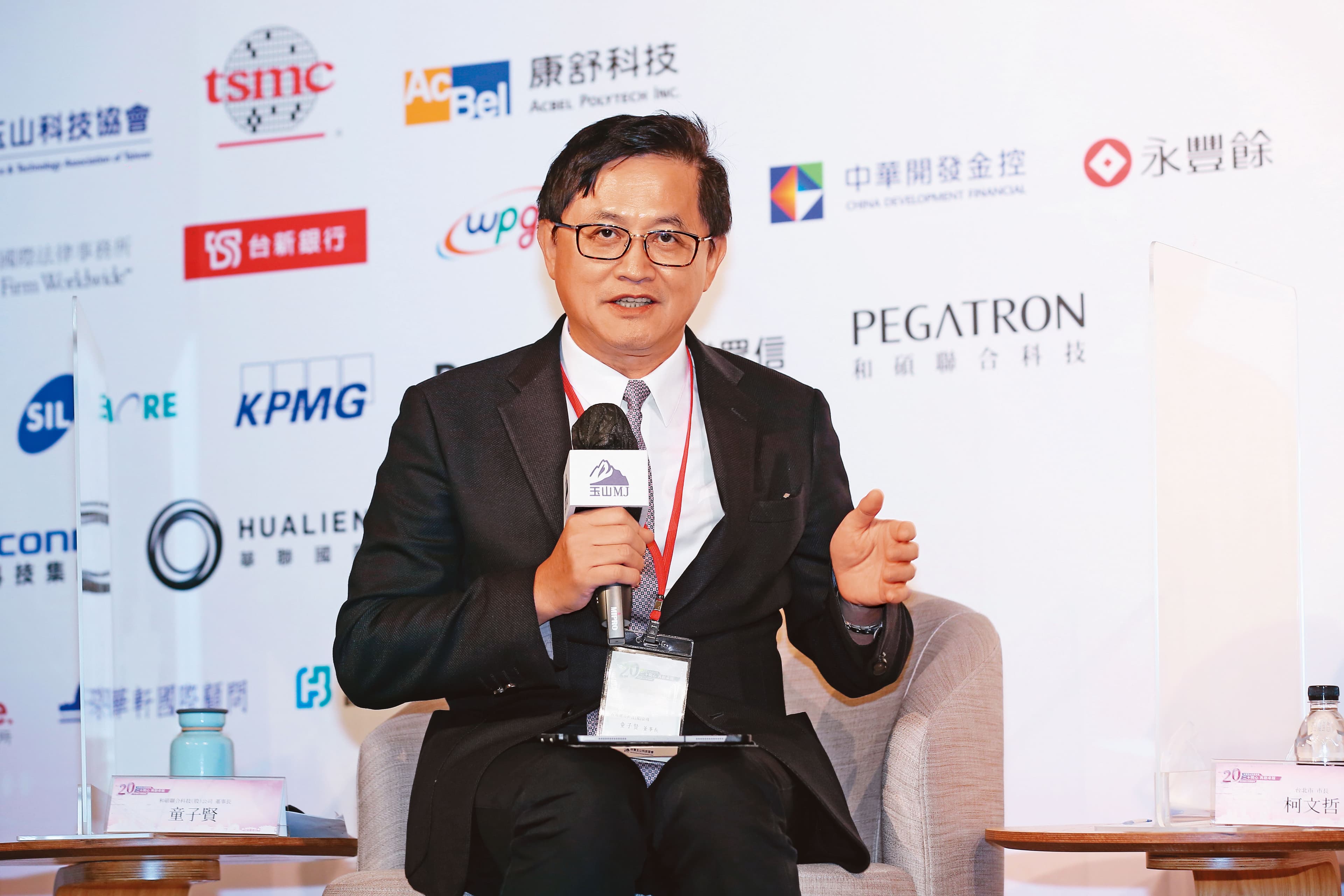 和碩董事長童子賢坦言,只靠手機、電腦與傳統網路通訊,已無法替科技業打強心針,需布局電動車、5G、低軌衛星等新機會。