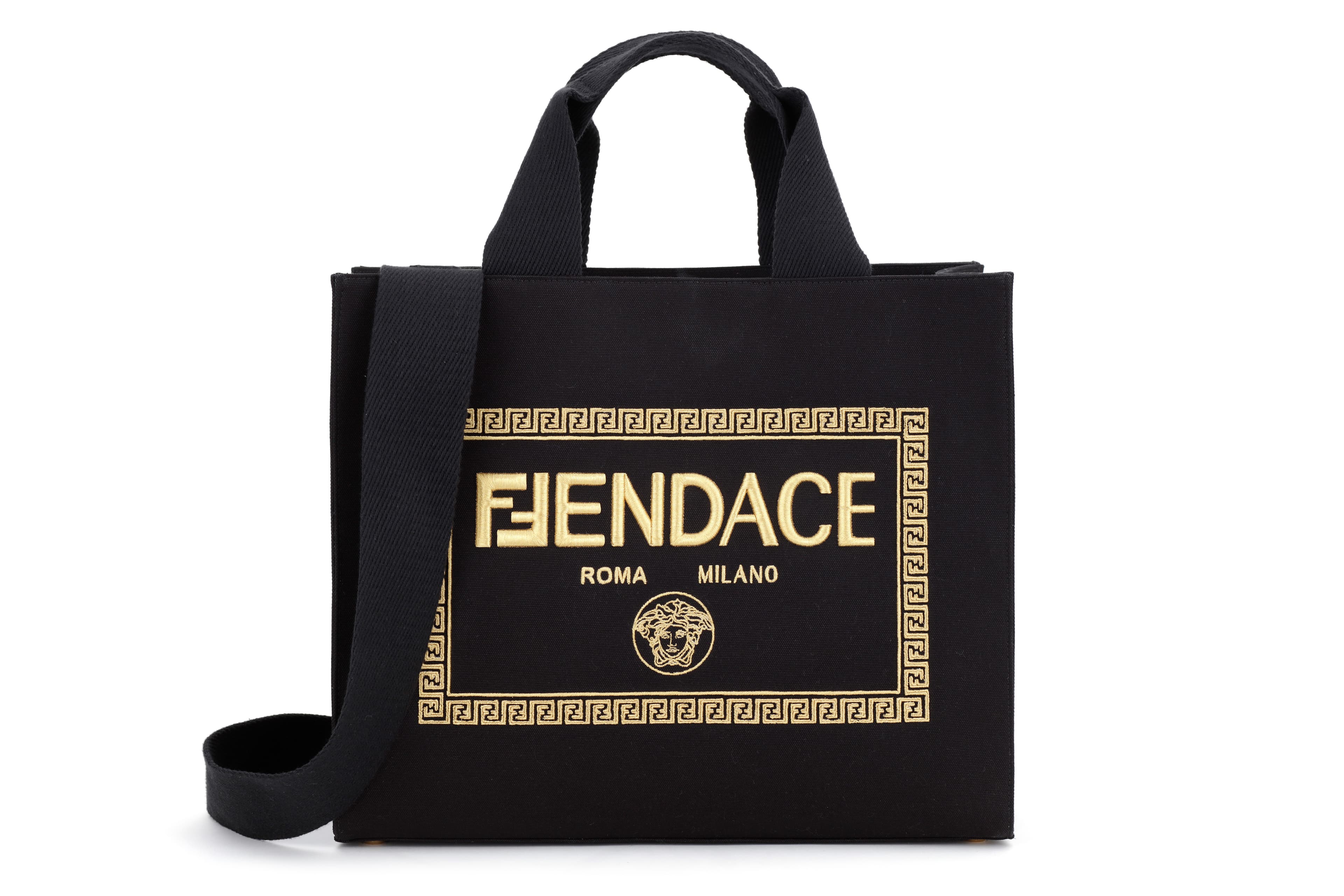 Shopping Signature包  NT$59,000 FENDI Fendace。（FENDI提供）