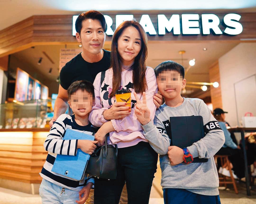 黃少祺和老婆小蓁育有一對可愛的寶貝兒子，目前妻小都在美國生活。（翻攝自黃少祺IG）