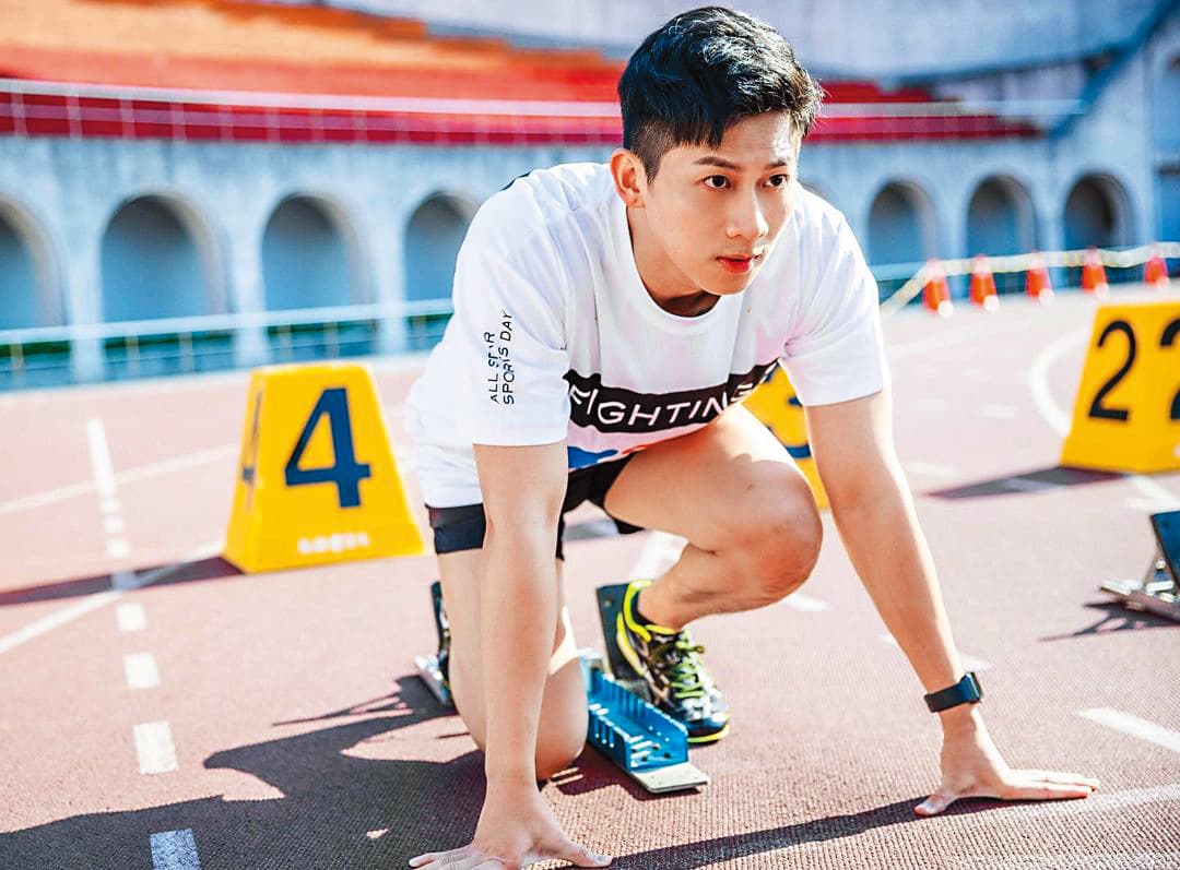 TOP 1前成員何孟遠轉戰《全明星運動會》成名,卻因緋聞陷入谷底。(翻攝自何孟遠IG)