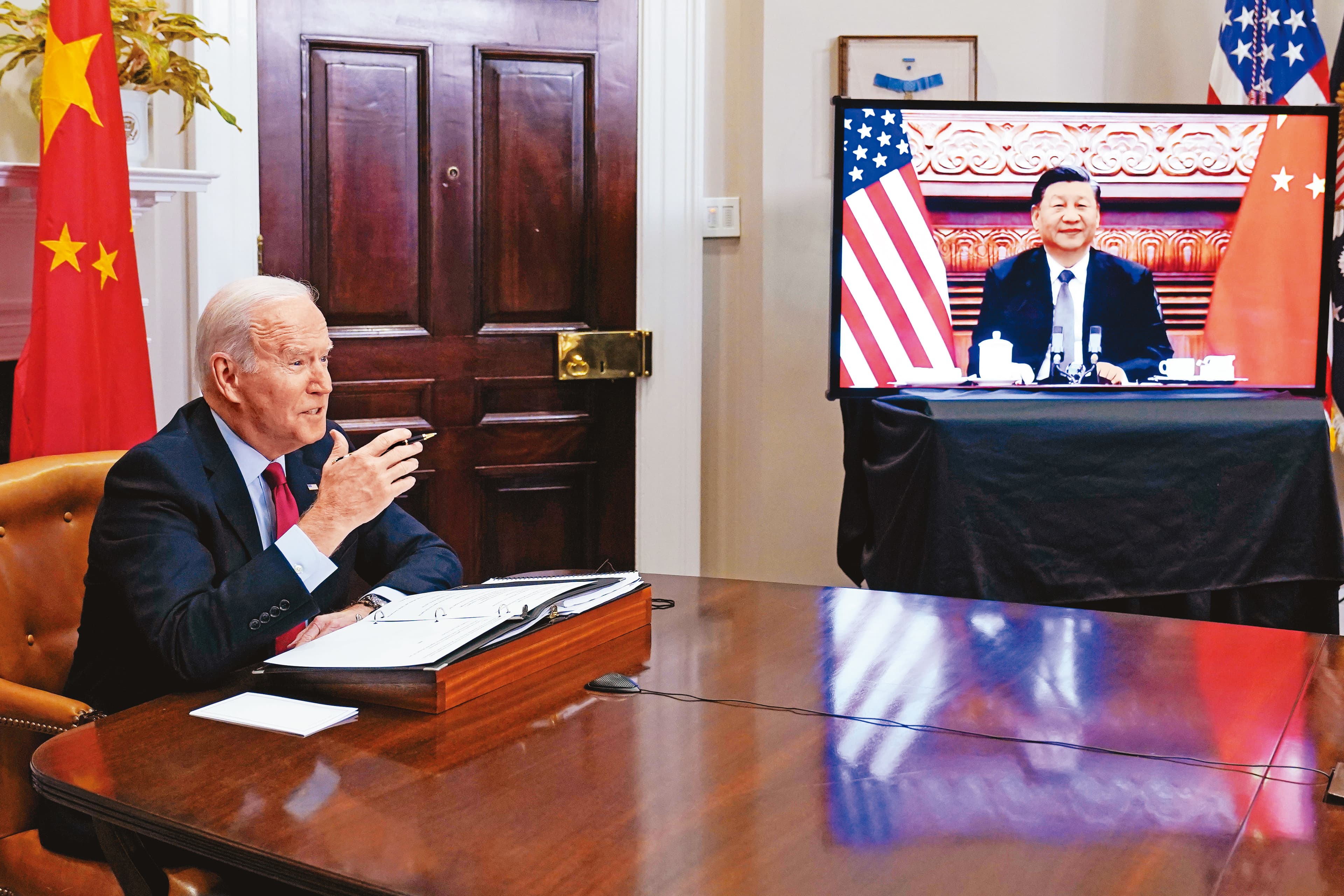 全球關注的中美博弈問題,許勝雄以獅王爭霸來形容兩強之爭。(達志影像)