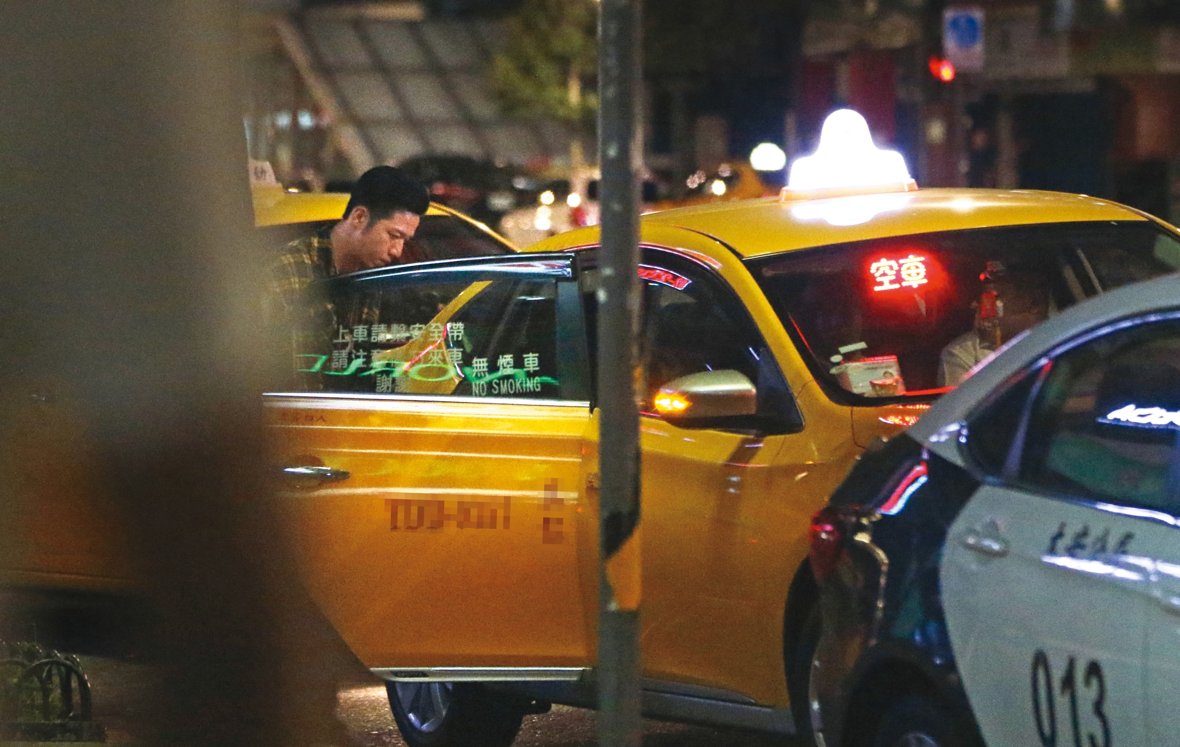 大飛與楊晨熙之前被本刊拍到約會,外界一度覺得兩人應會走入家庭,沒想到分手收場。