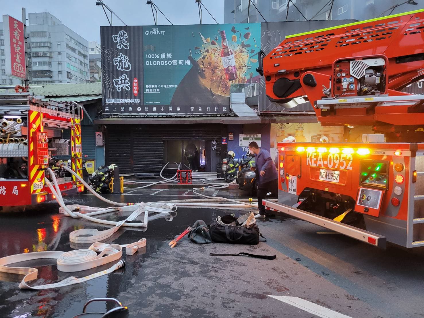警方表示,初步研判起火點在廚房。(翻攝記者爆料網)