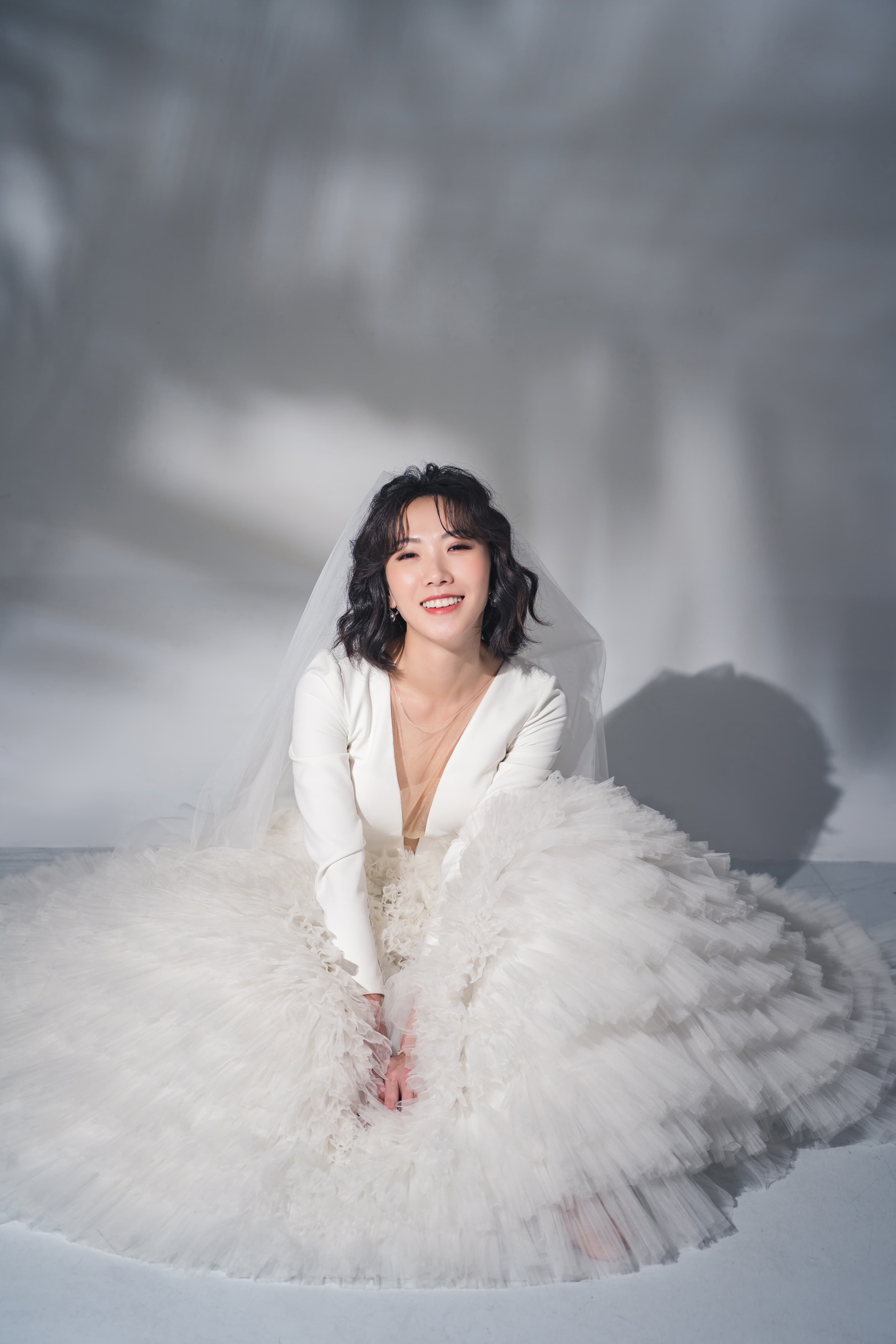 大牙拍婚紗照隨興到連禮服都是婚紗公司幫忙決定。(「韓國藝匠Artiz Studio」提供)