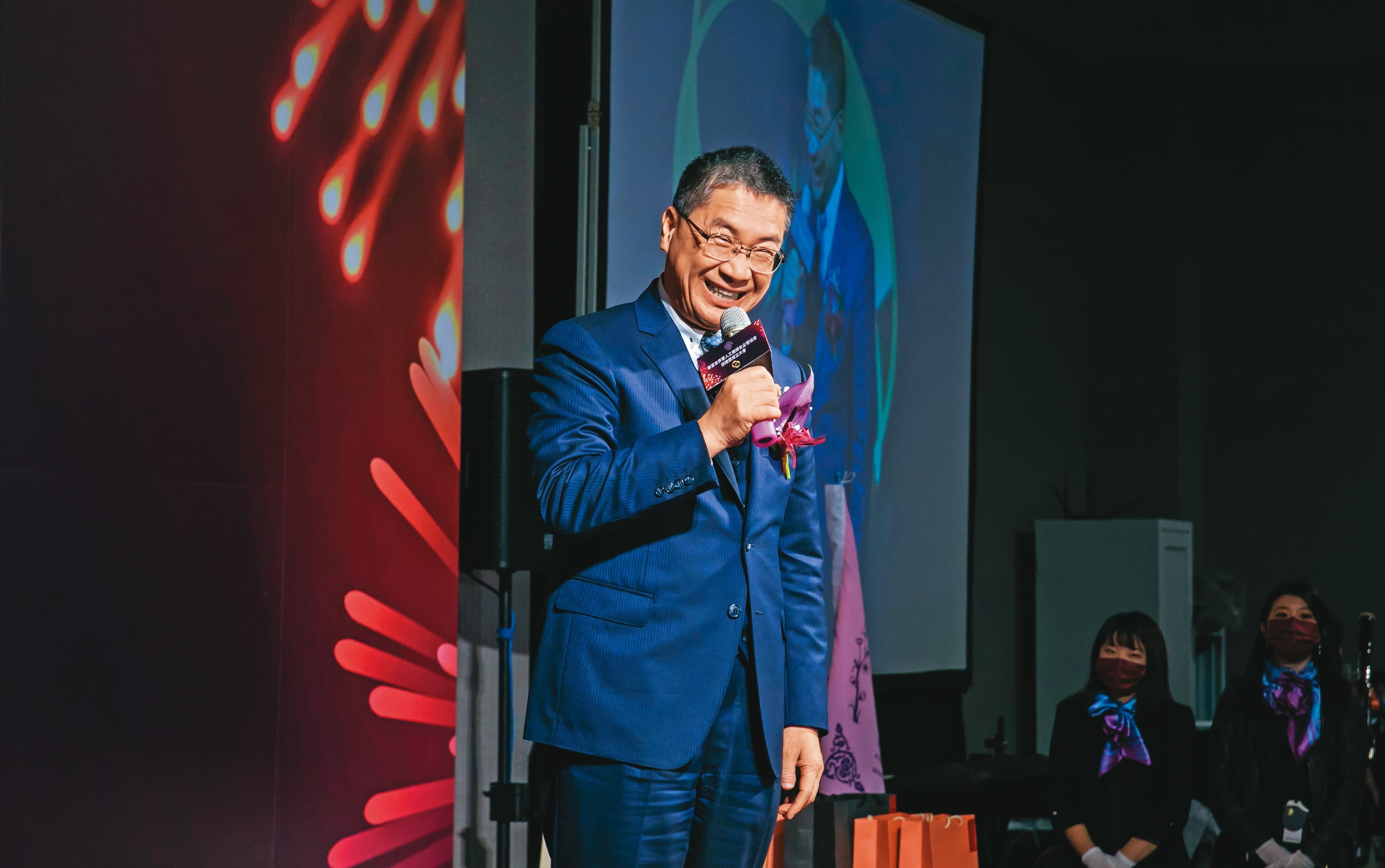 黨內思考提名徐國勇選新北「部長對署長」,但徐本人已表態無意願。